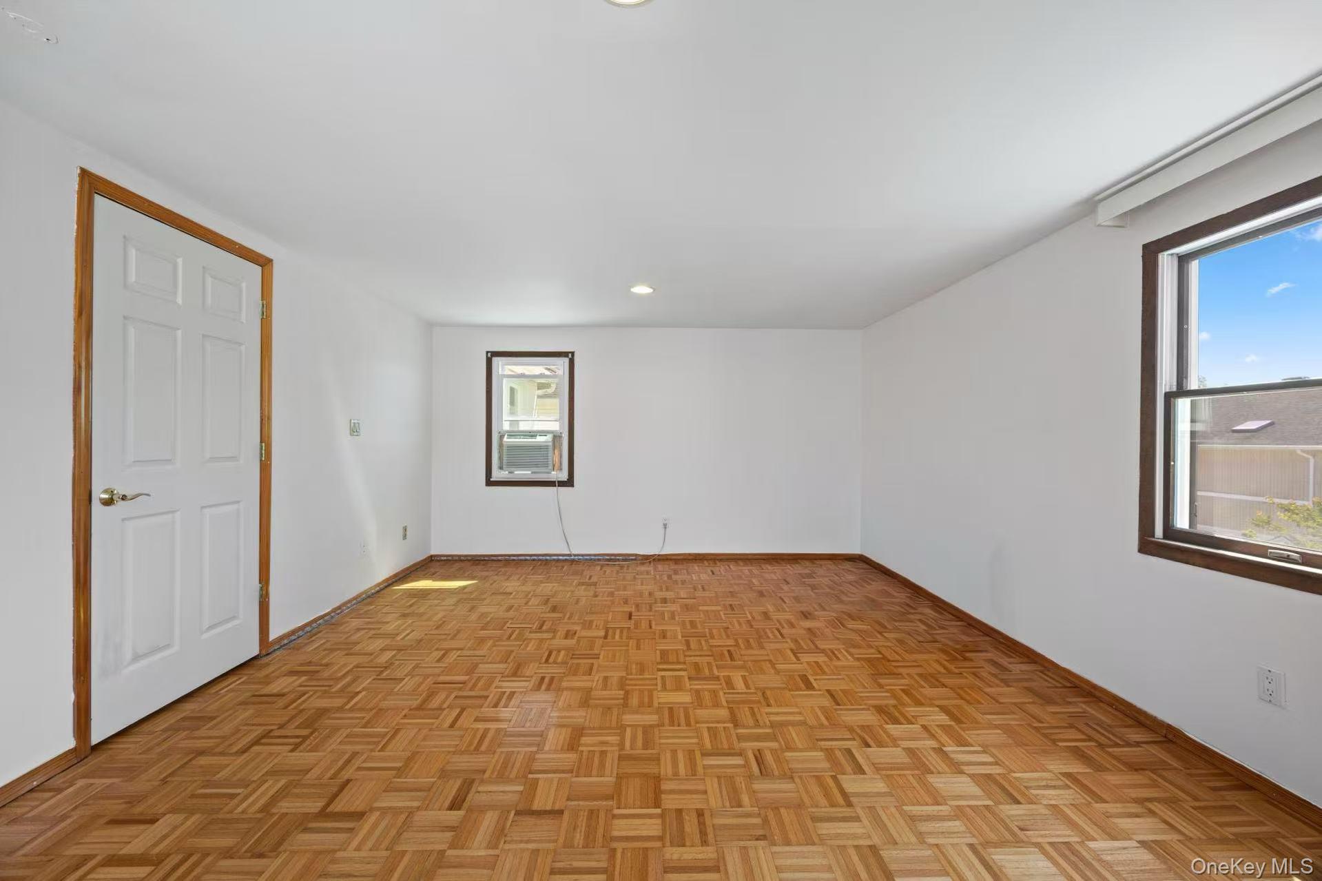103 Nassau Drive Property Photo 10