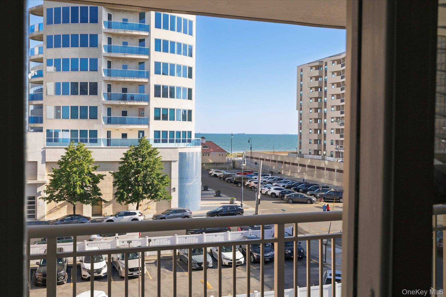 410 E Broadway 4c Property Photo 4