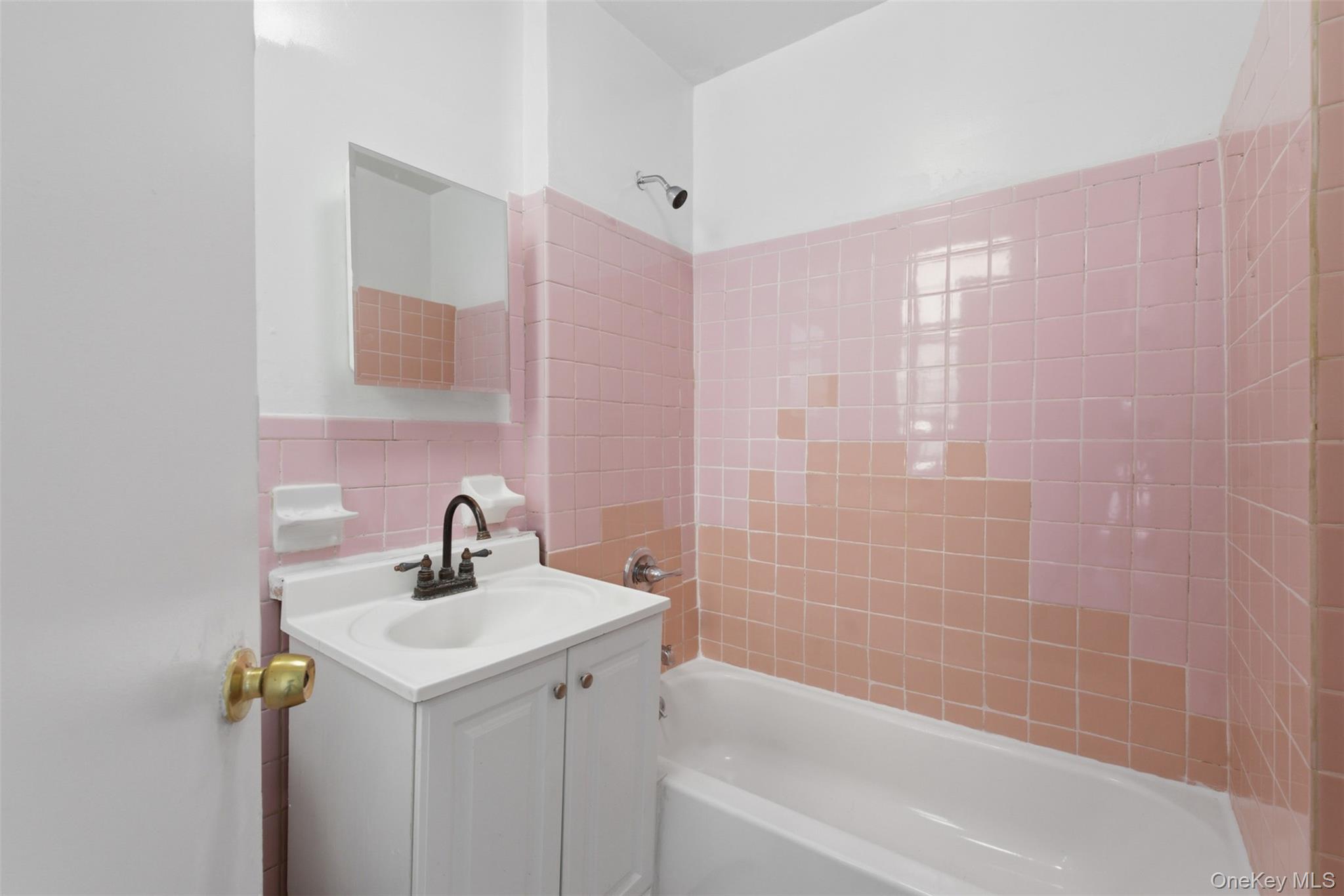 110 S 13th Avenue Property Photo 7