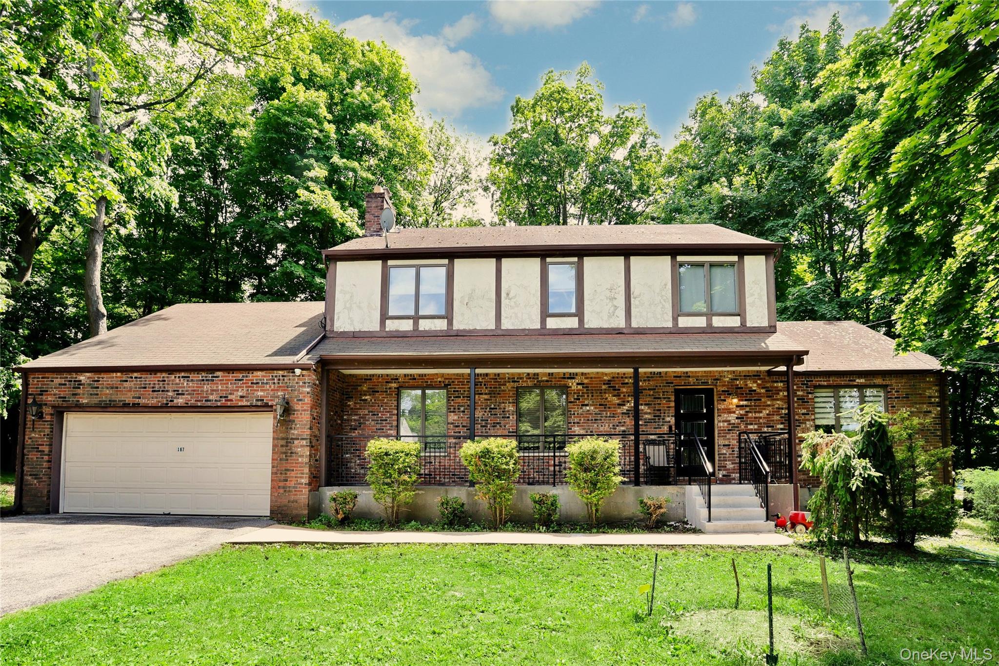 167 E Willow Tree Road Property Photo 1