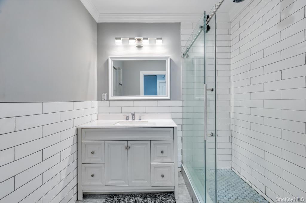 9216 Woodhaven Boulevard Property Photo 10