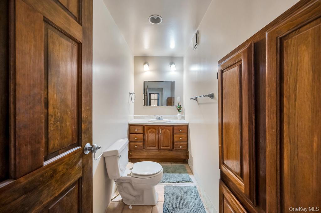 9216 Woodhaven Boulevard Property Photo 14