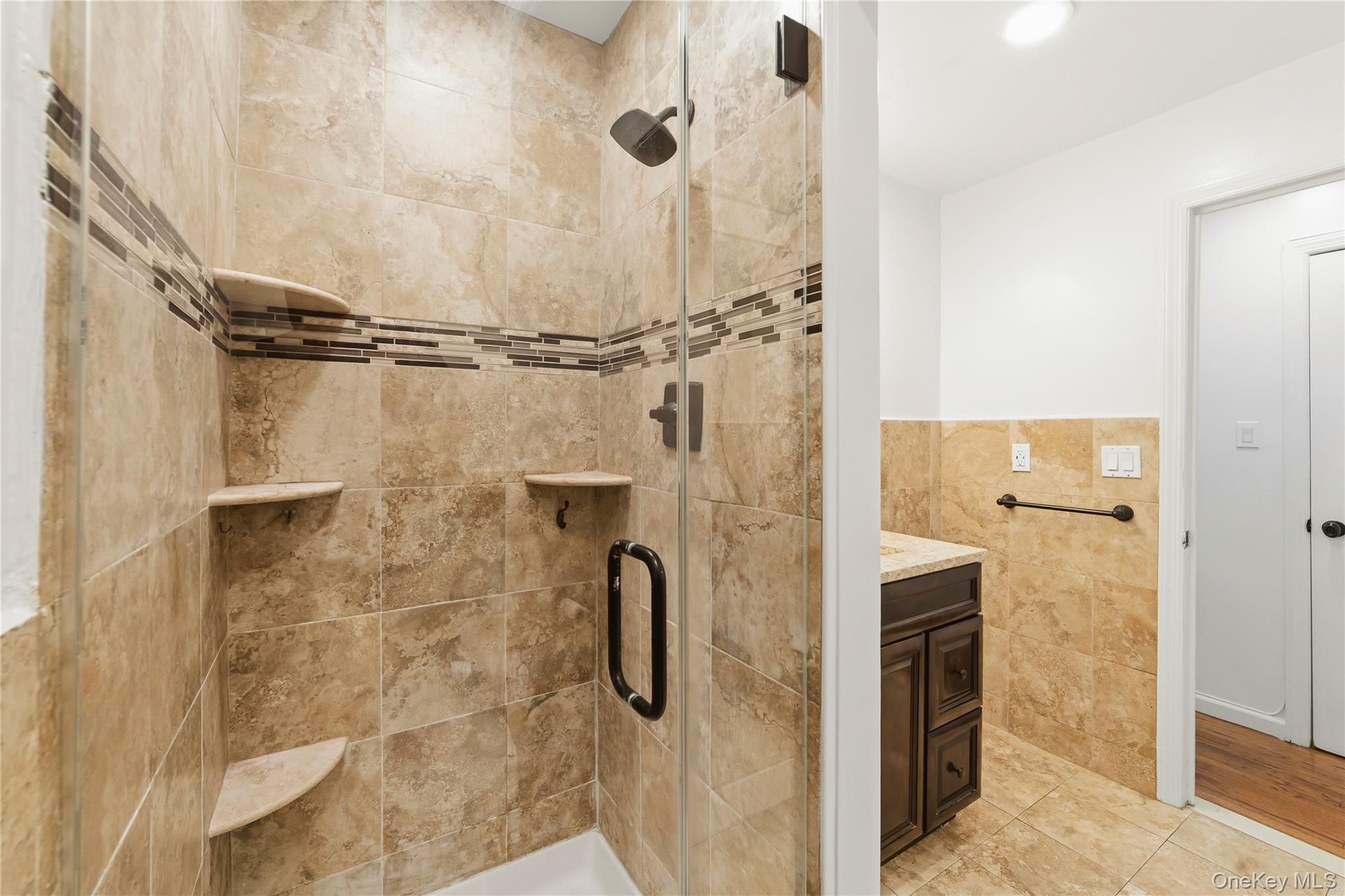 412 Tallwood Drive Property Photo 4