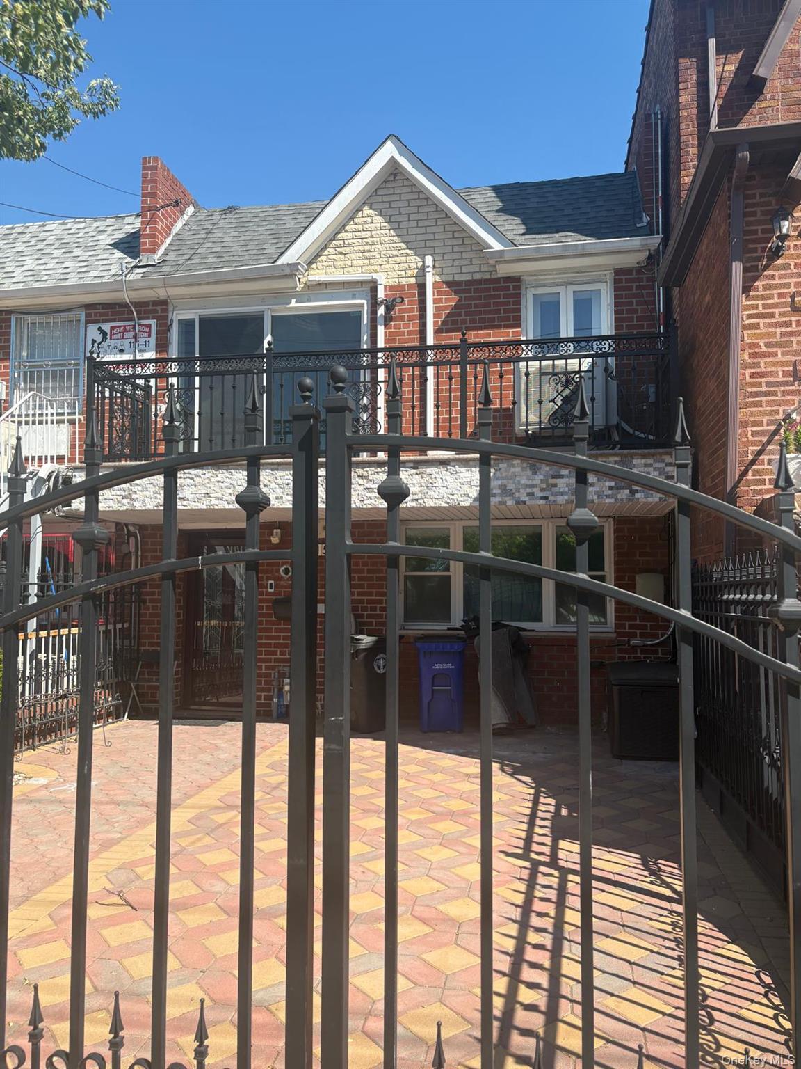 11513 Linden Boulevard Property Photo 1