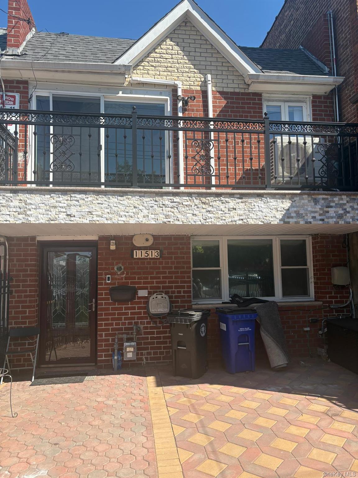 11513 Linden Boulevard Property Photo 2