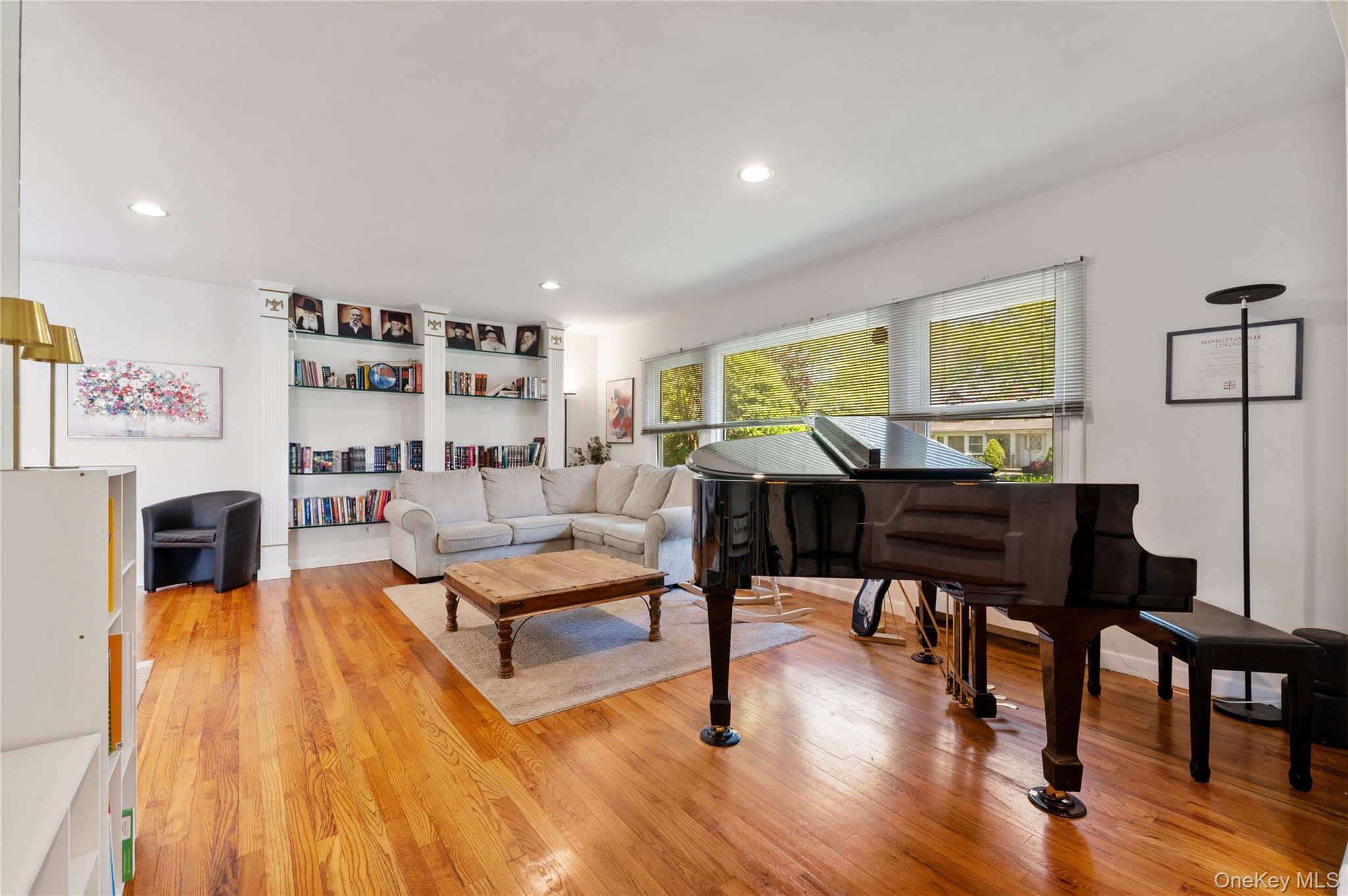 842 Fiske Street Property Photo 4
