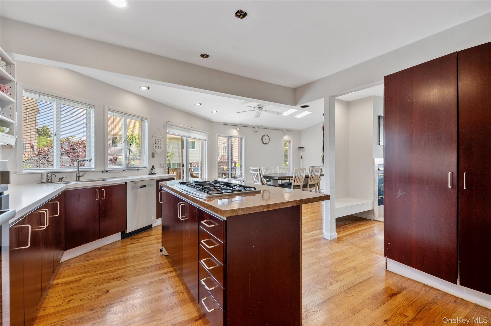 842 Fiske Street Property Photo 10