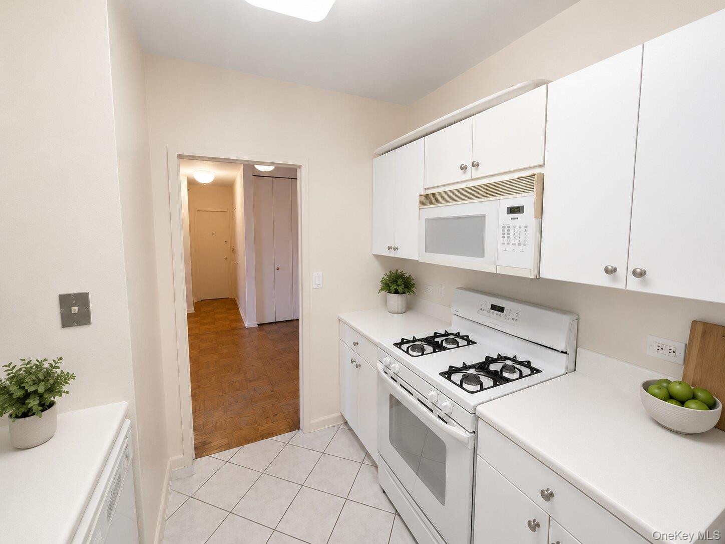 27010 Grand Central Parkway 4m Property Photo 5
