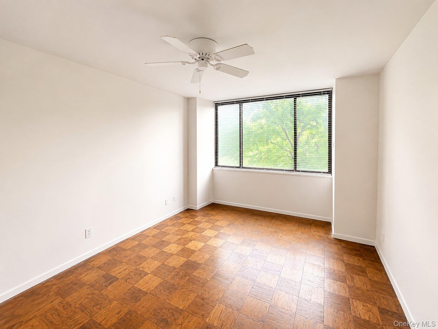 27010 Grand Central Parkway 4m Property Photo 8
