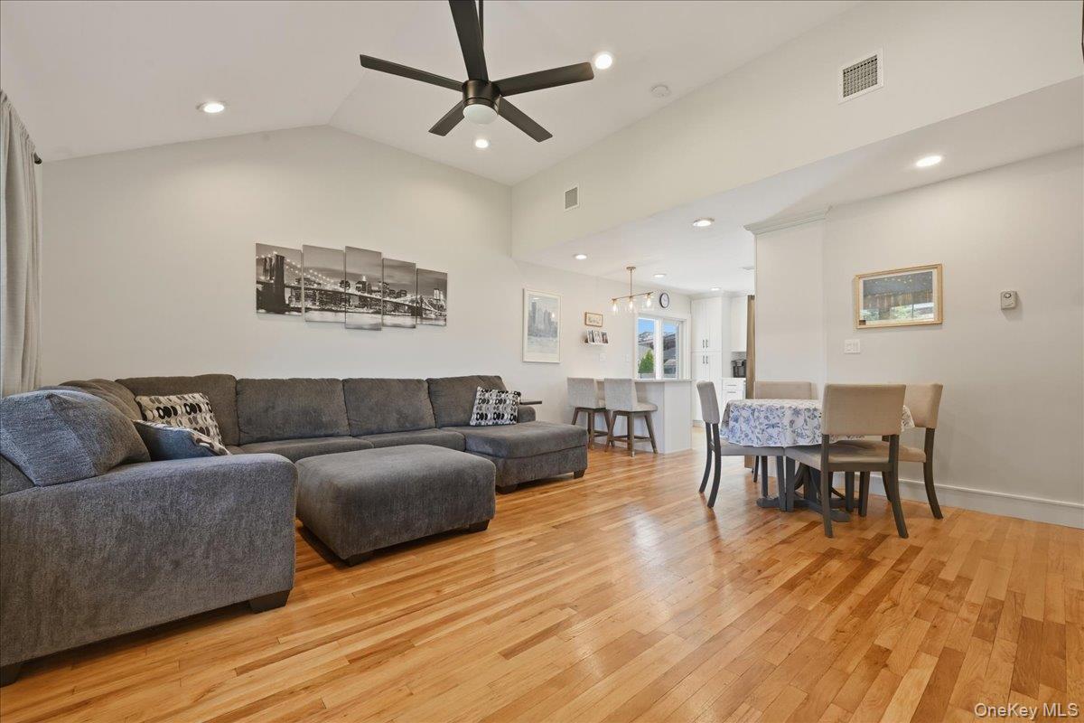 1829 Hannington Avenue Property Photo 4