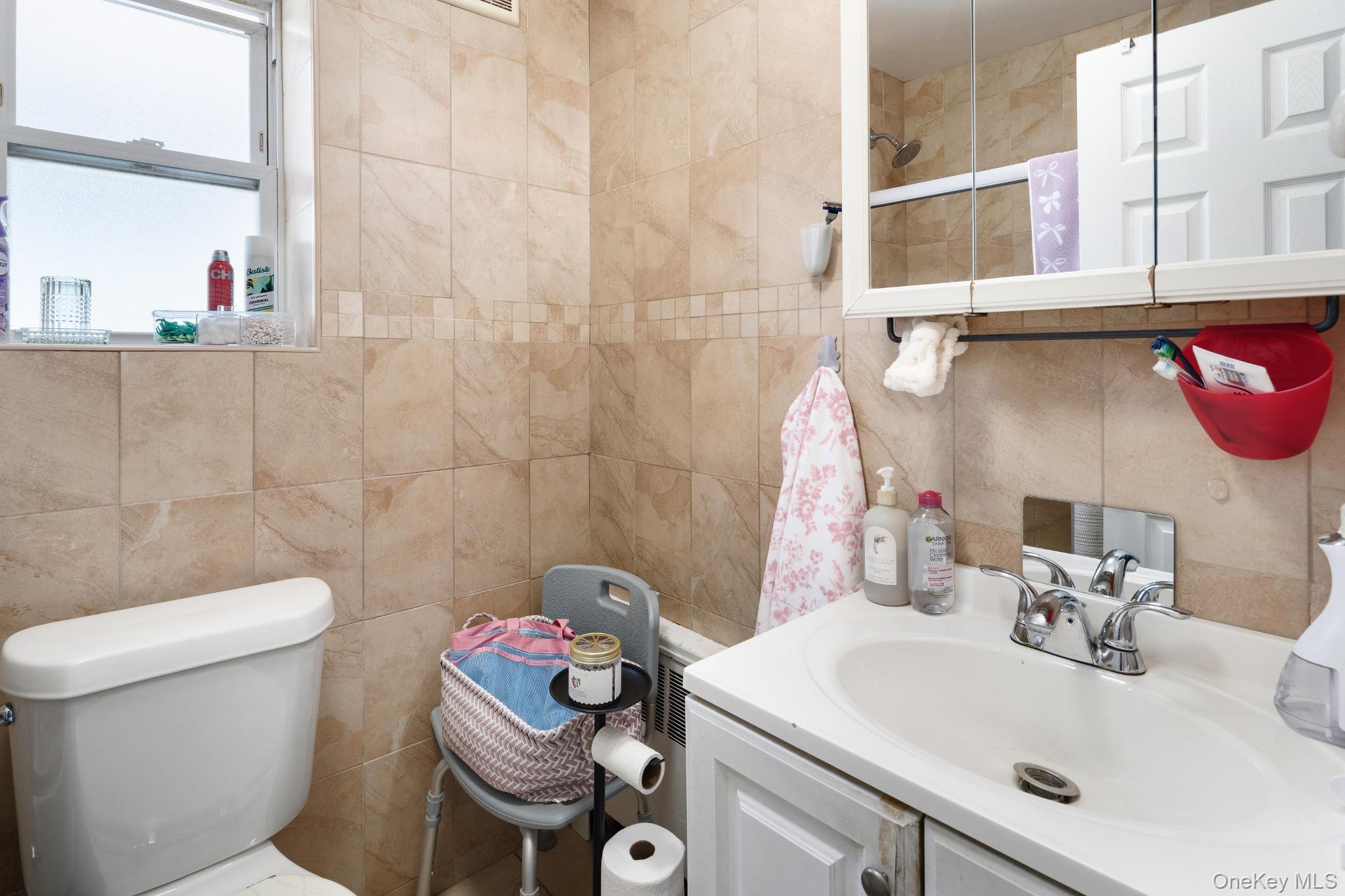 2562 Seymour Avenue Property Photo 25