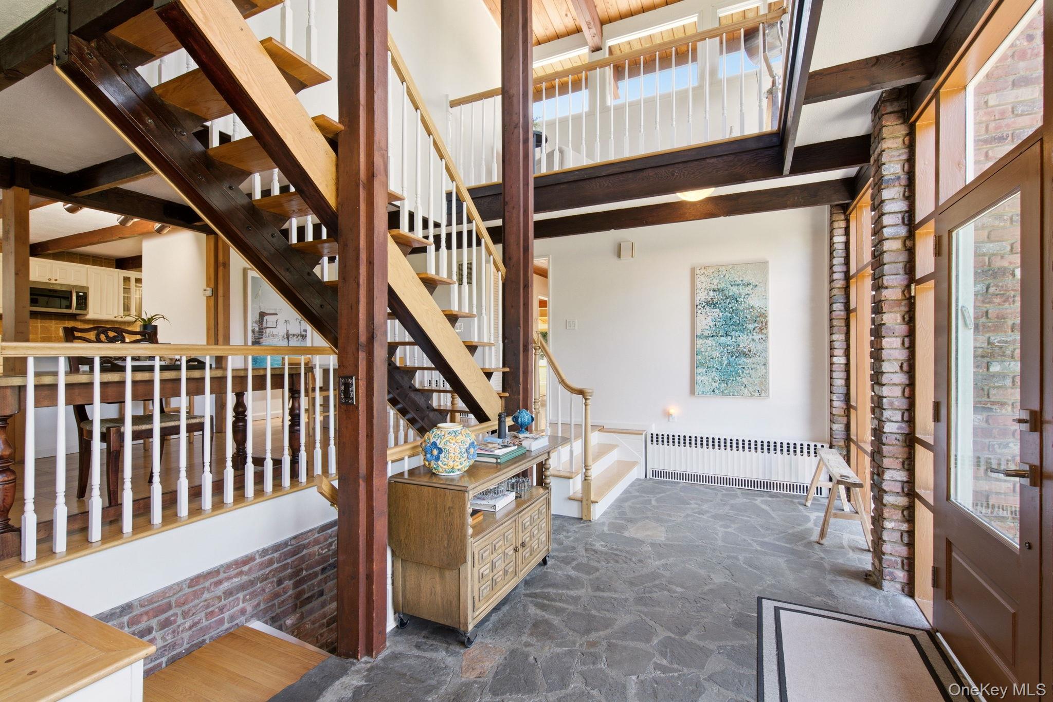 2 Fiddlers Green Drive Property Photo 6