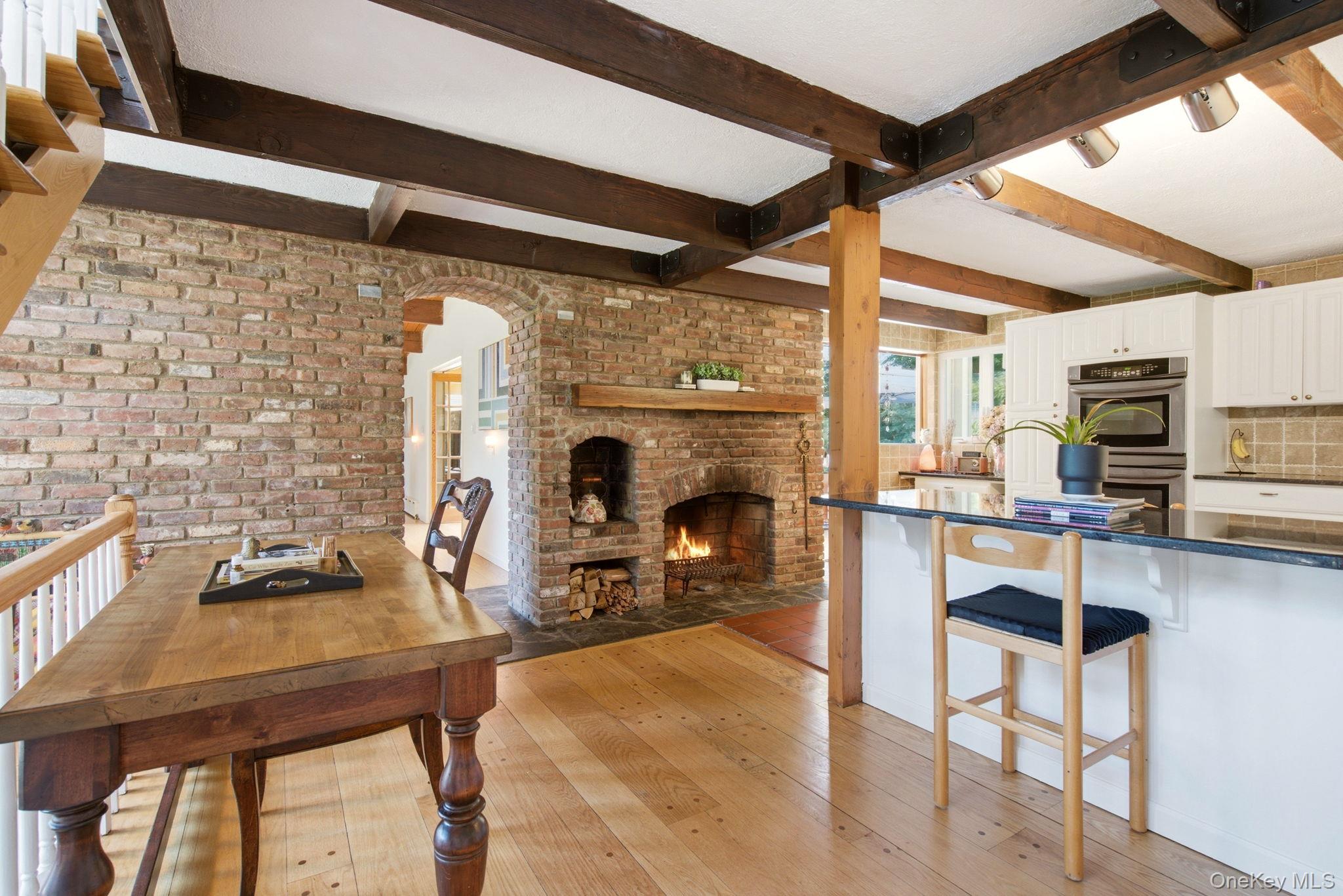 2 Fiddlers Green Drive Property Photo 8