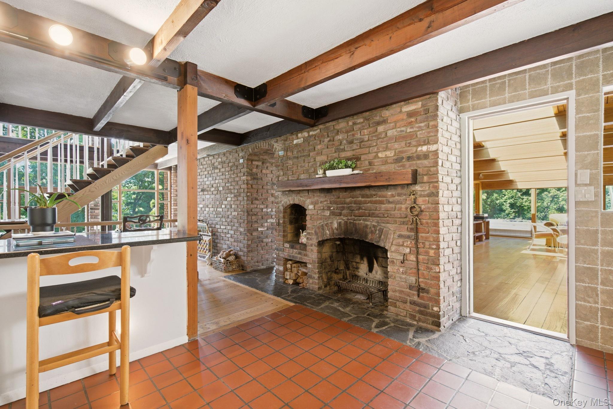 2 Fiddlers Green Drive Property Photo 12