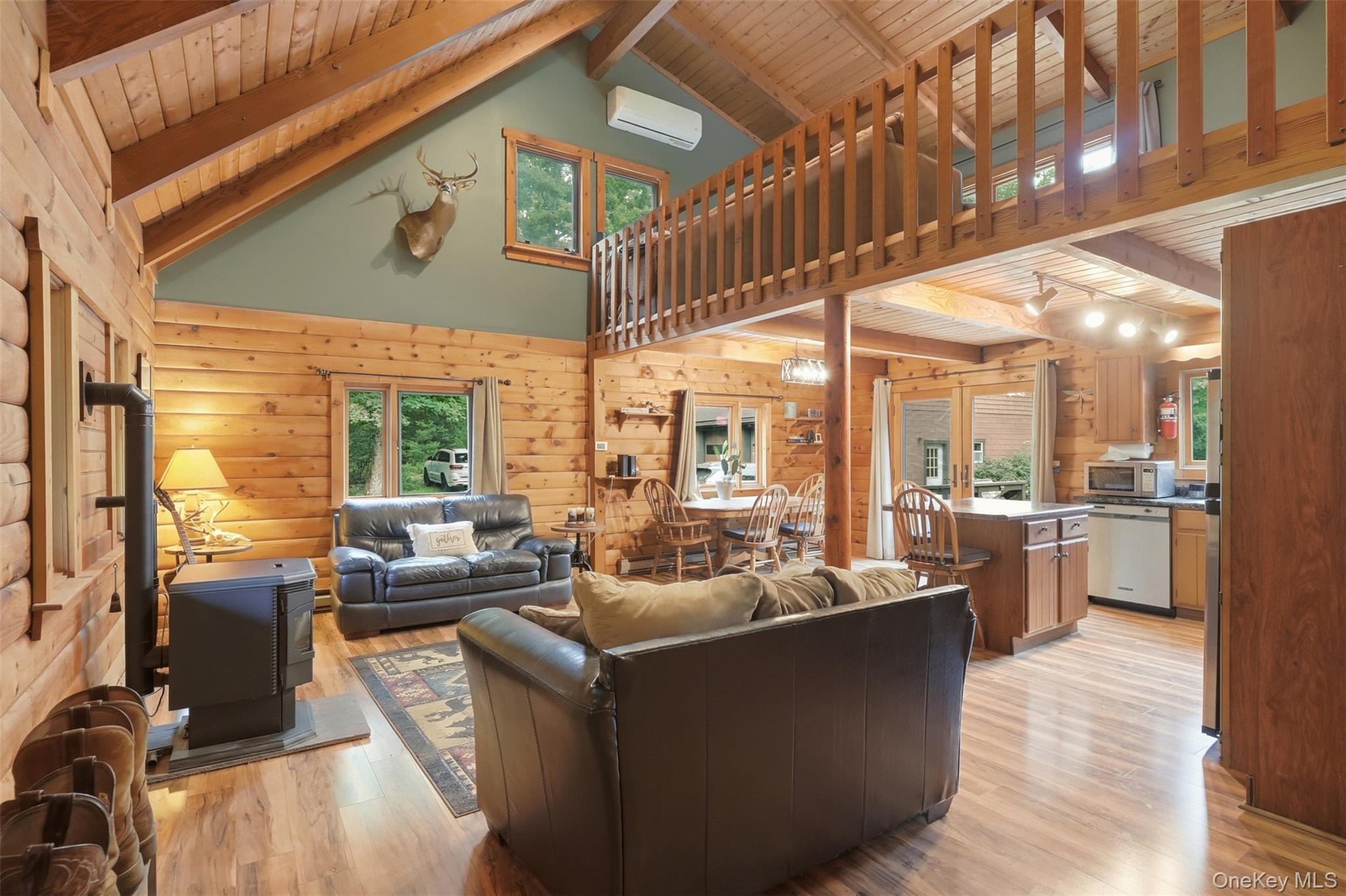 691 Peenpack Trail Property Photo 10