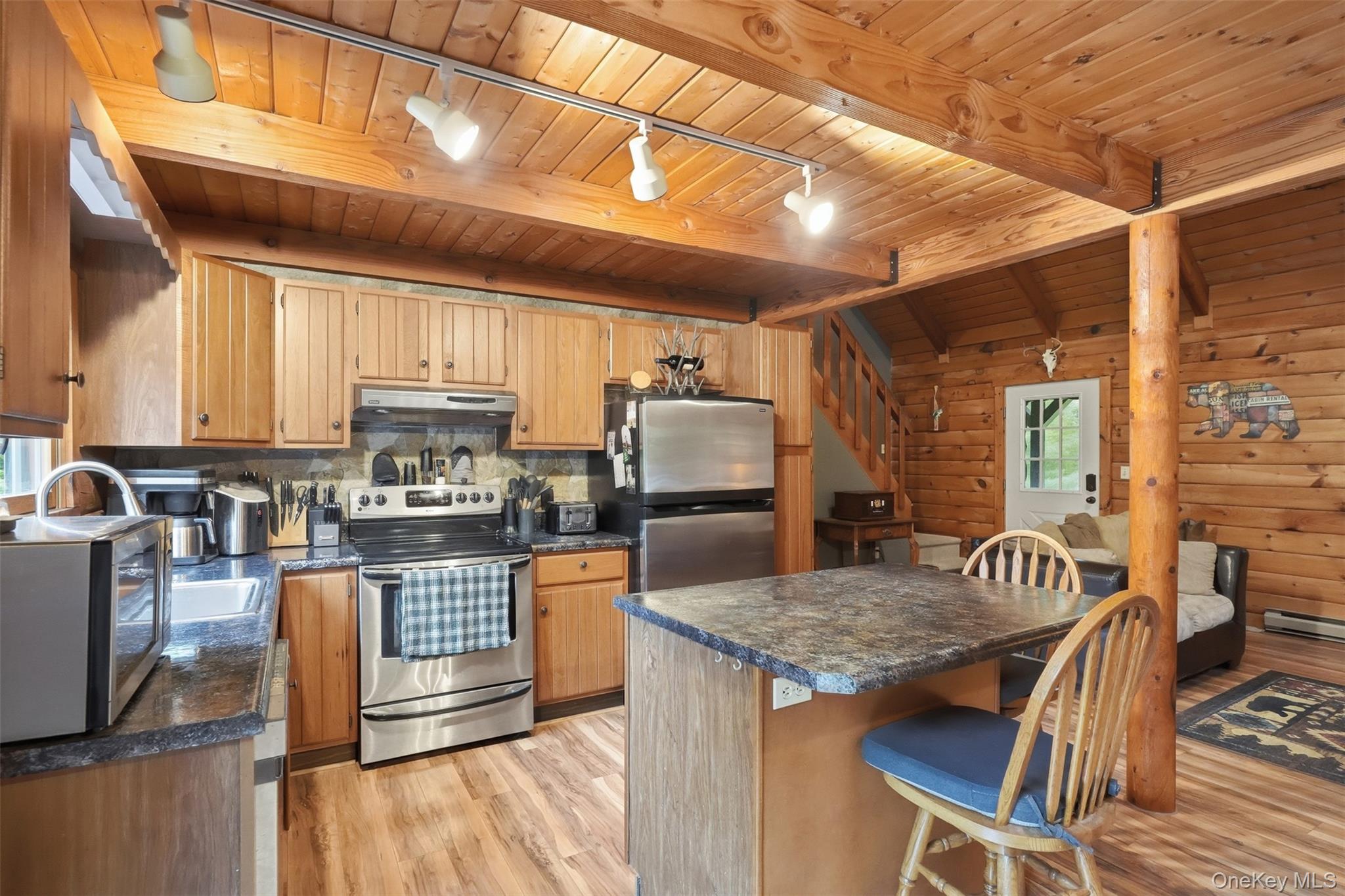 691 Peenpack Trail Property Photo 16