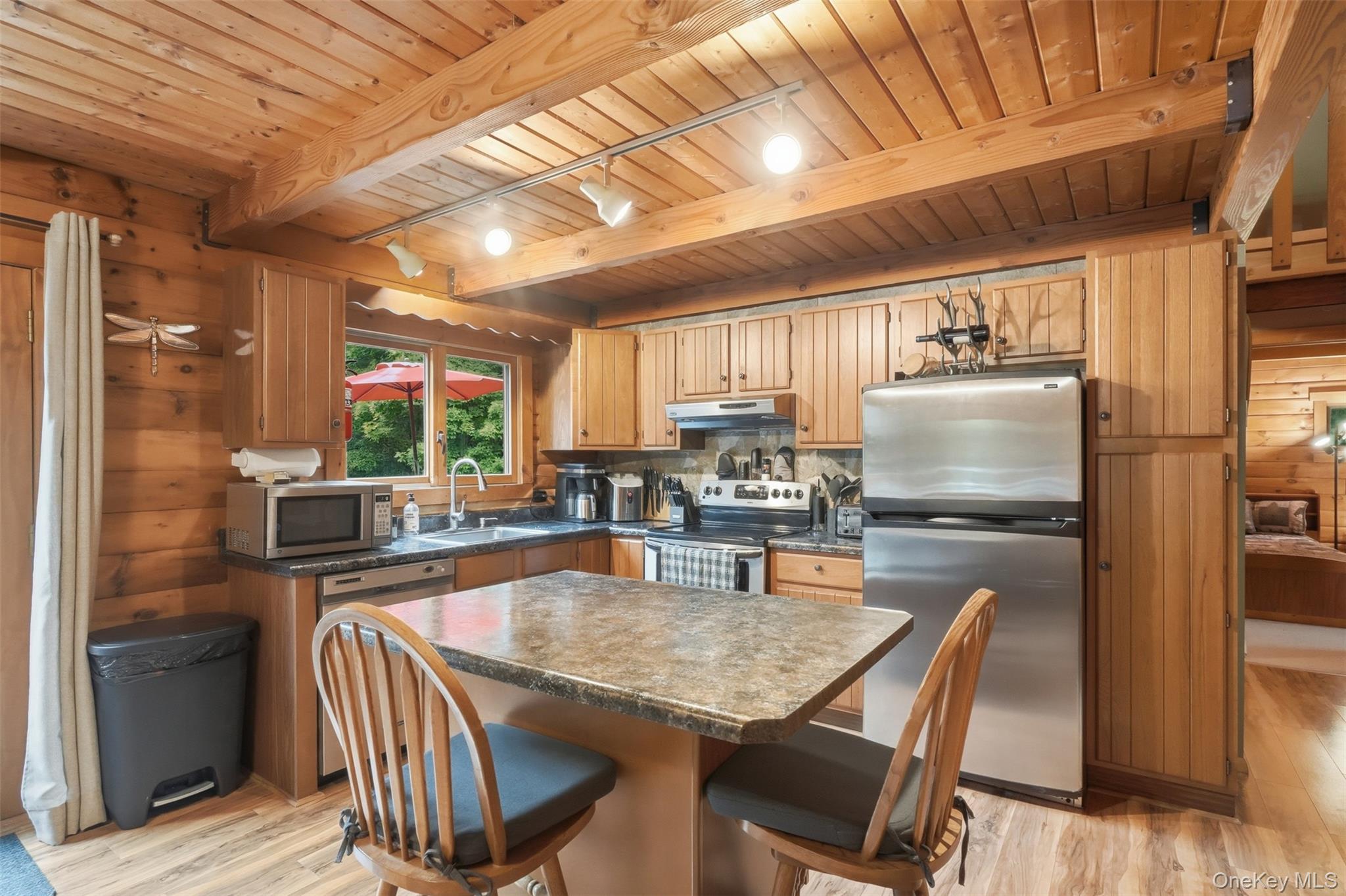 691 Peenpack Trail Property Photo 17