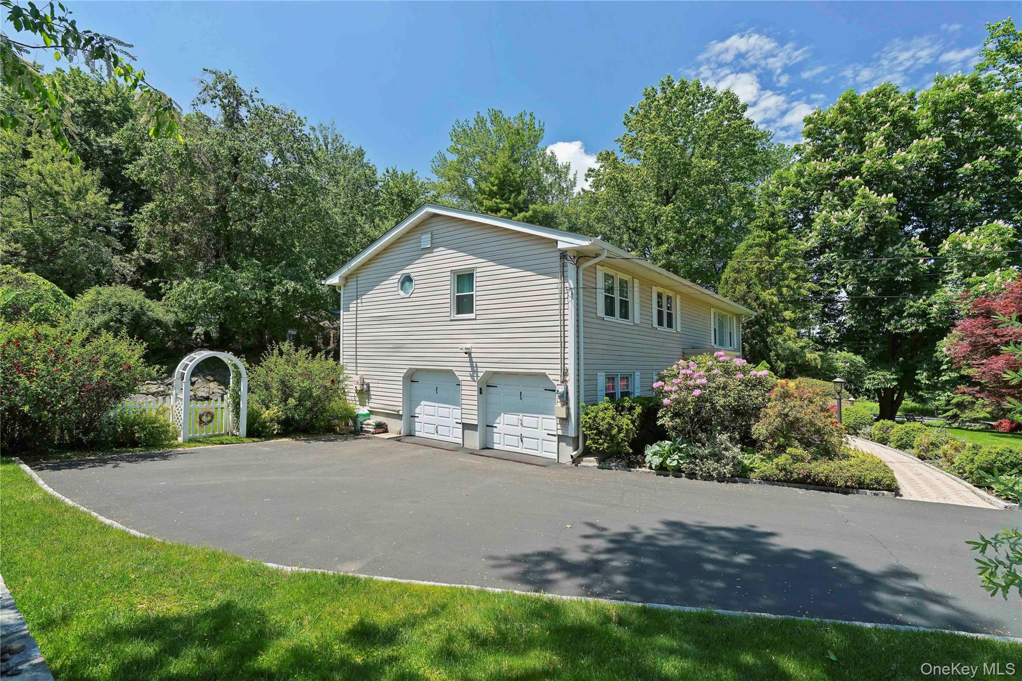2 Rochambeau Drive Property Photo 46