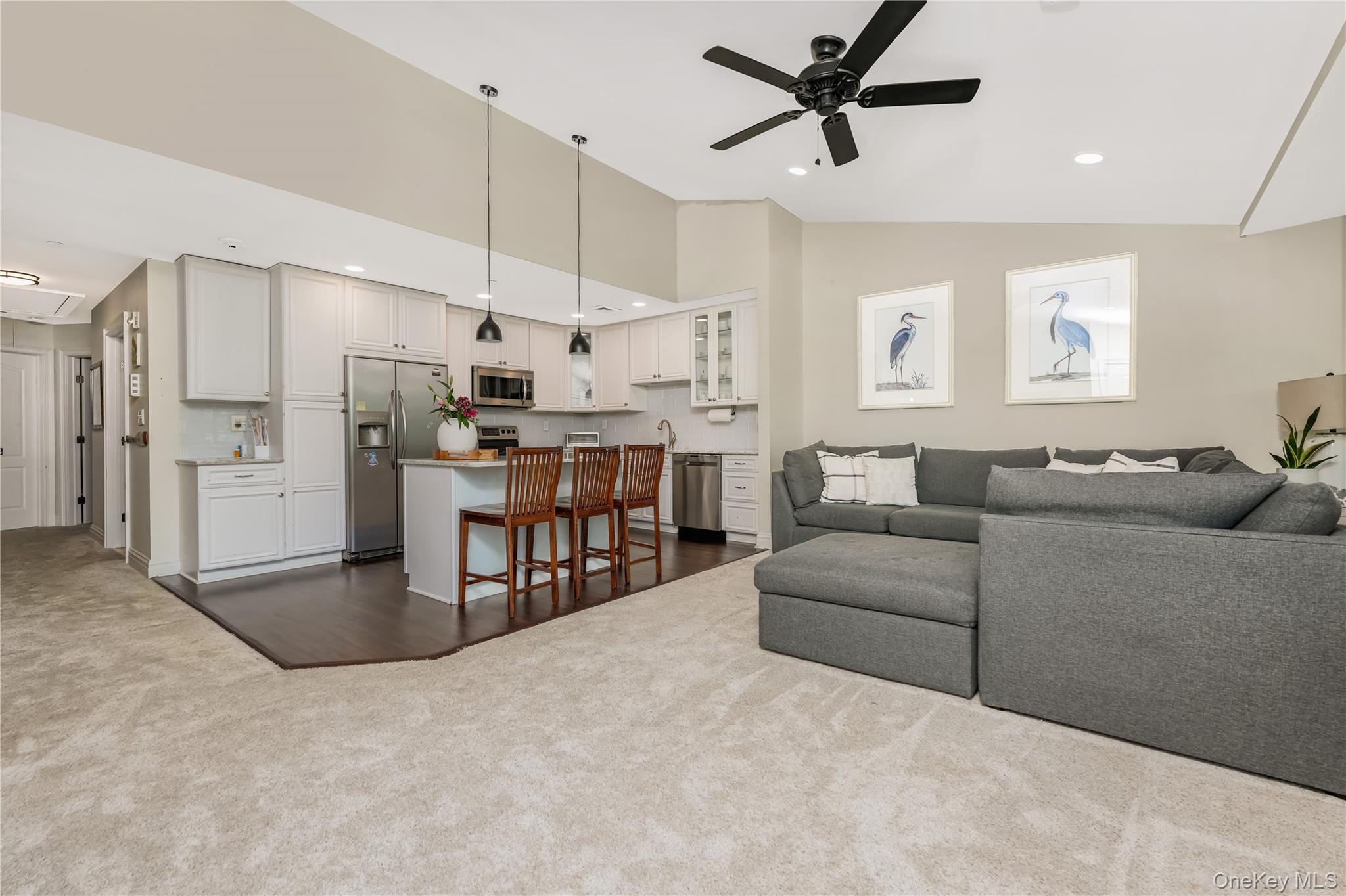 32 Della Drive Property Photo 3