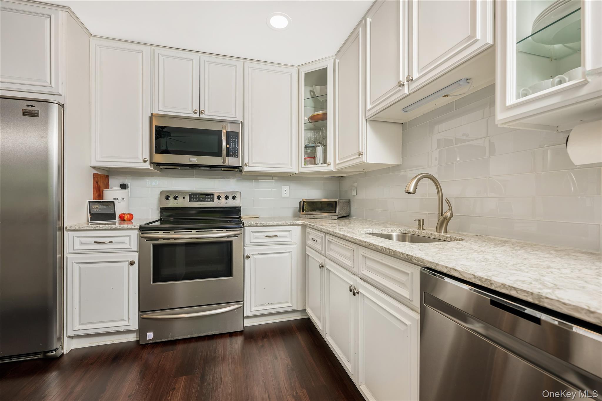 32 Della Drive Property Photo 5