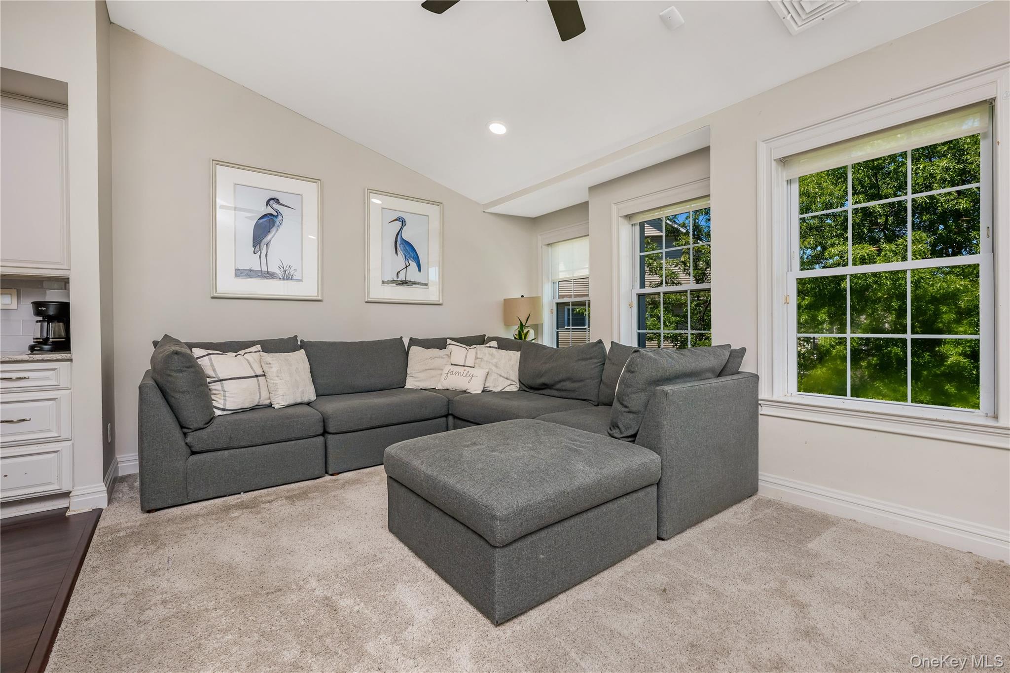 32 Della Drive Property Photo 6