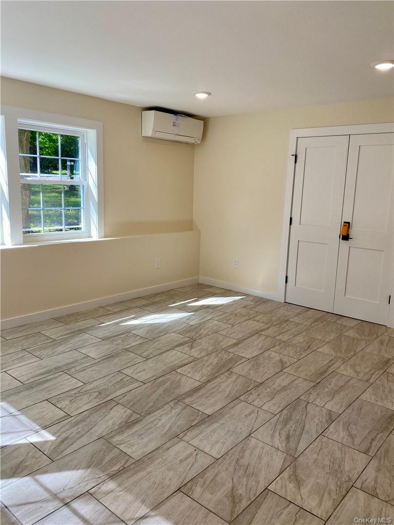 5d Spring Street Property Photo 7