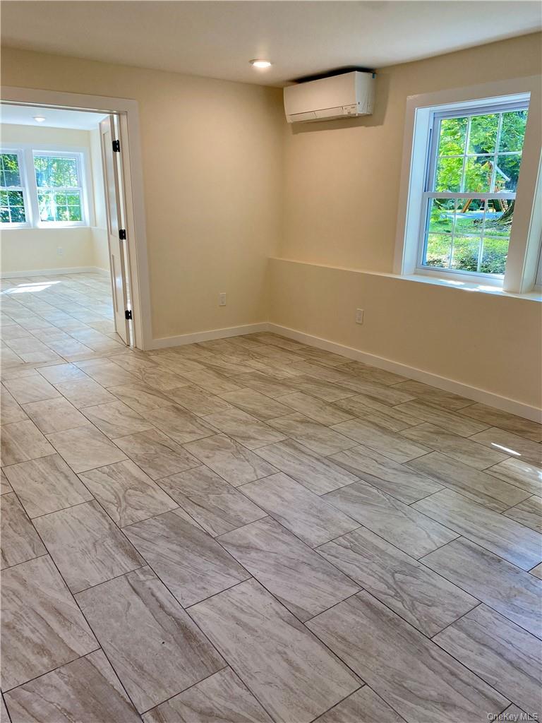 5d Spring Street Property Photo 9