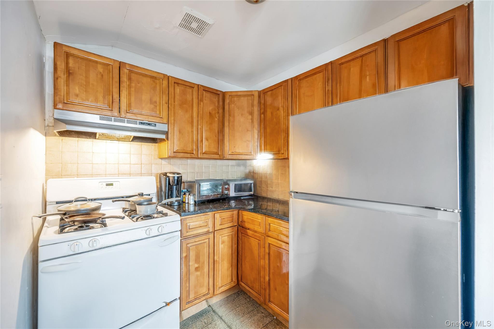 191-11 119th Avenue Property Photo 6