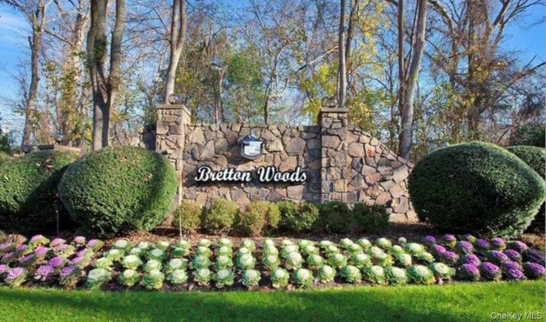 364 Woodland Court Property Photo 2