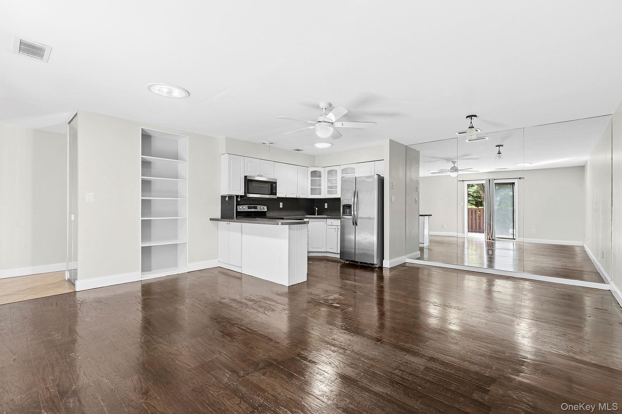 364 Woodland Court Property Photo 4