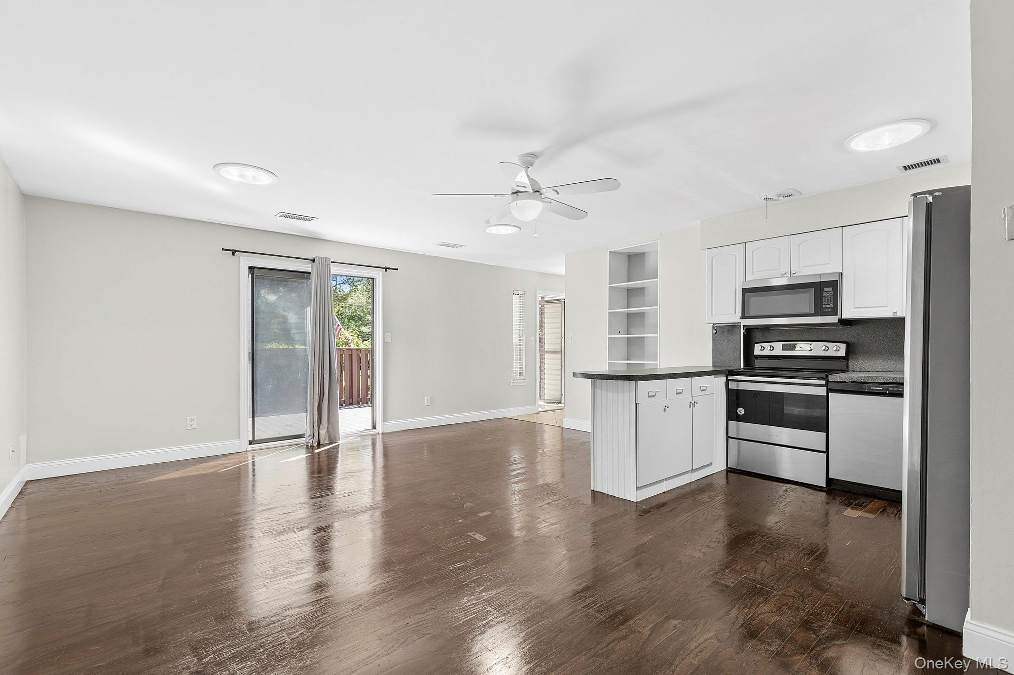 364 Woodland Court Property Photo 6