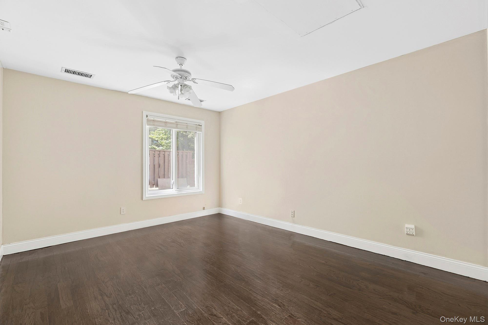 364 Woodland Court Property Photo 8