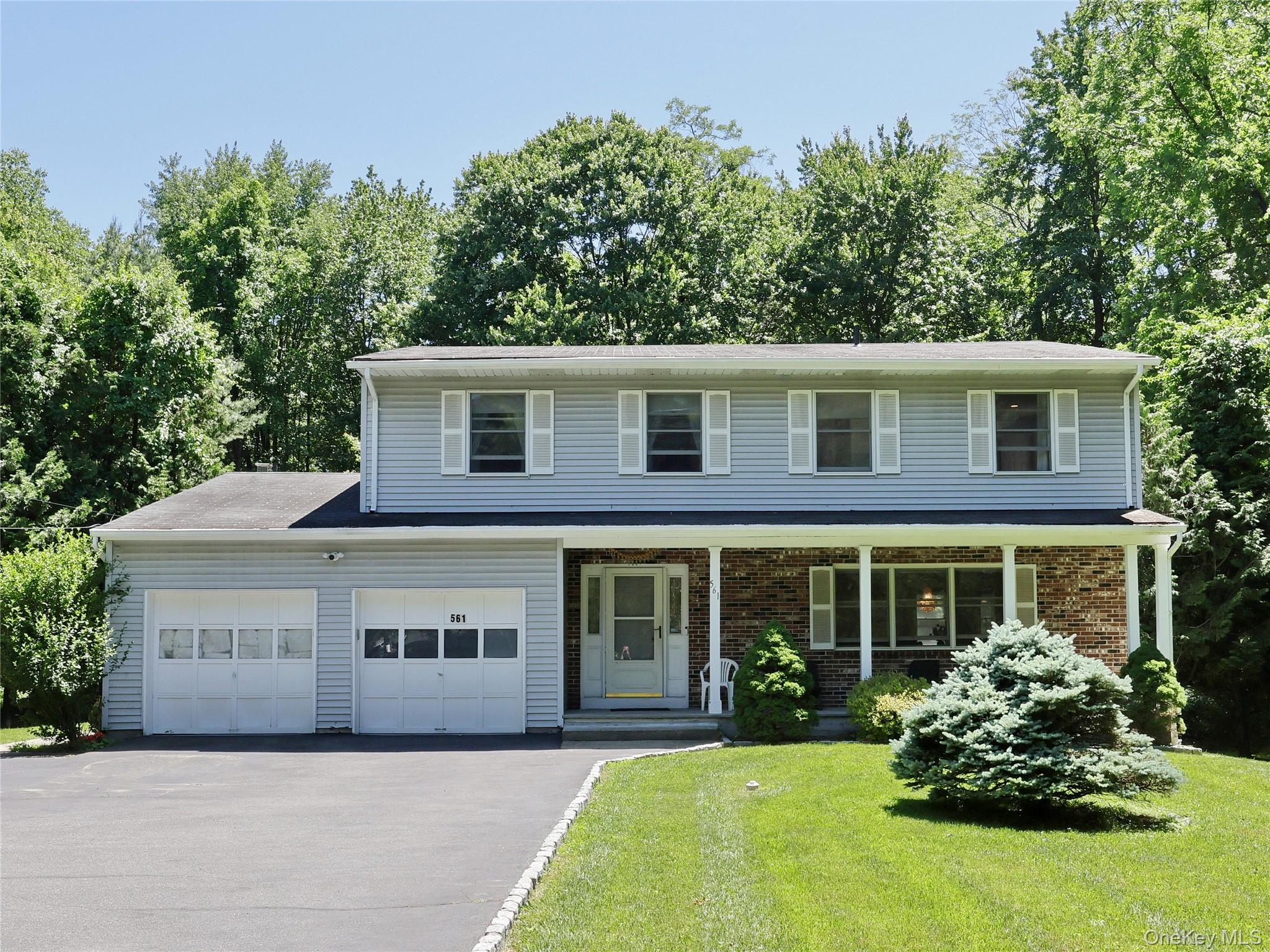 561 New Hempstead Road Property Photo 1