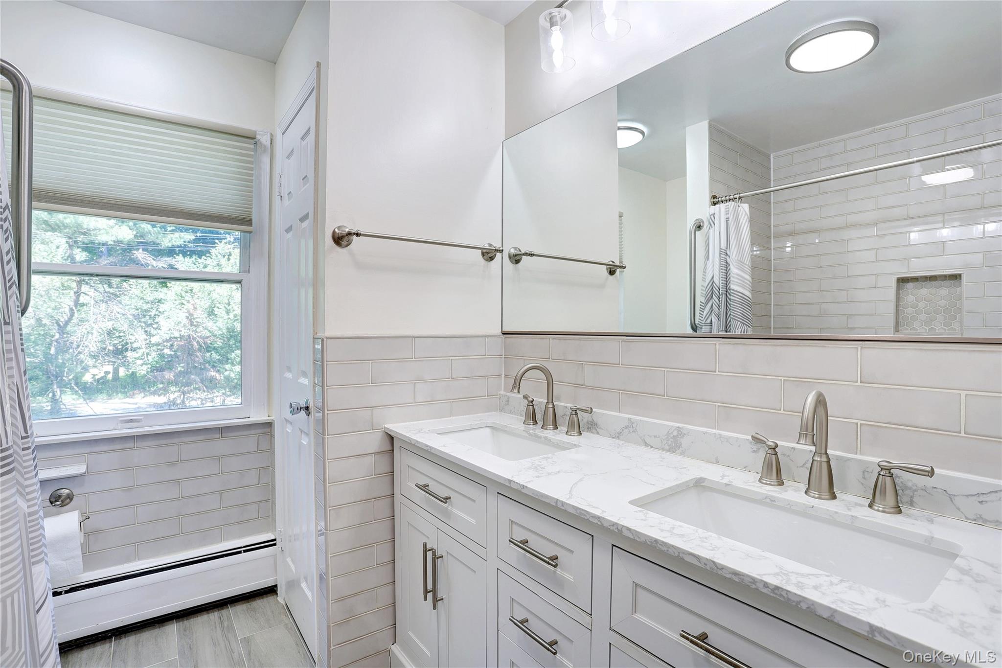 561 New Hempstead Road Property Photo 12