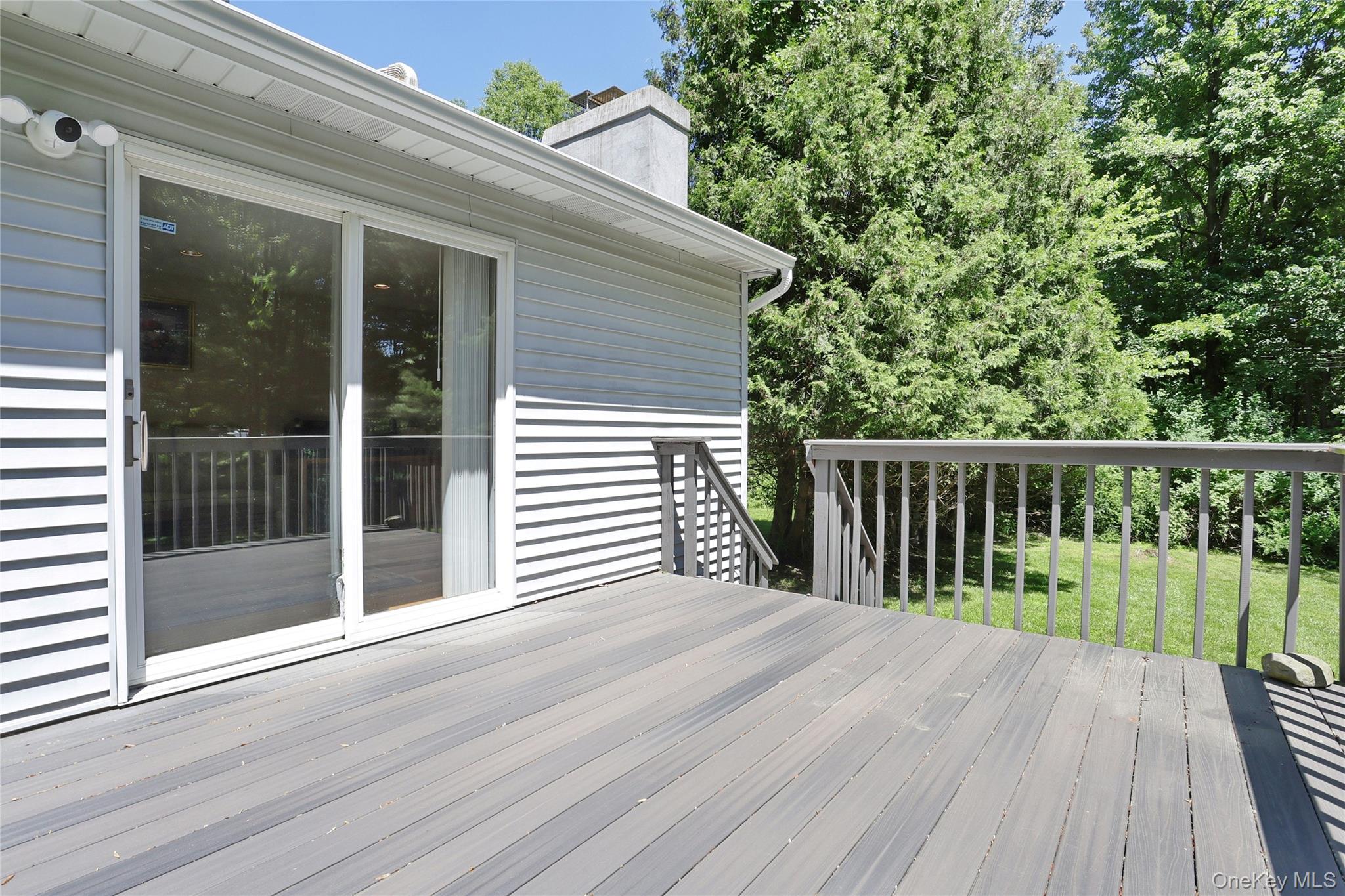561 New Hempstead Road Property Photo 23