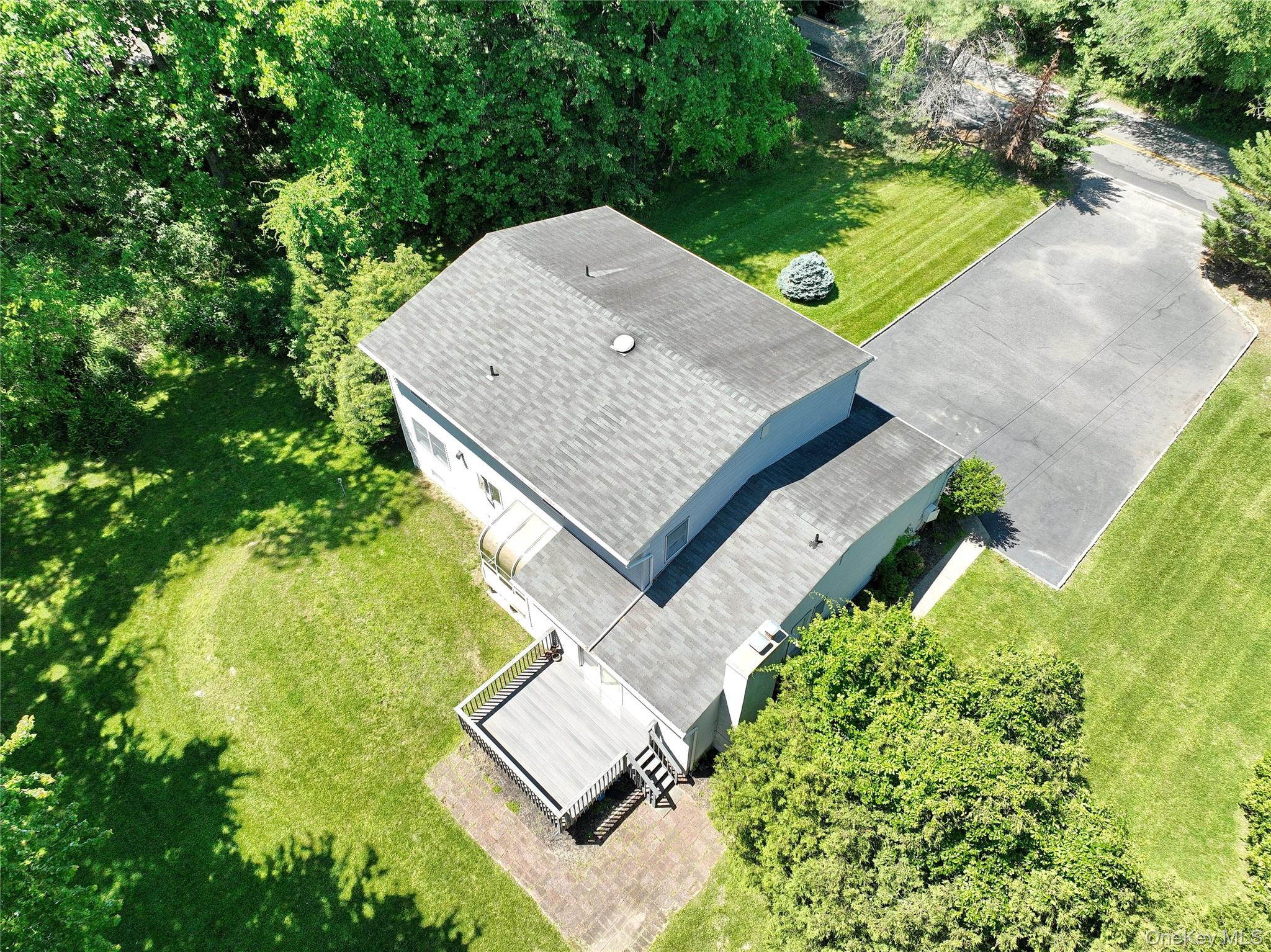 561 New Hempstead Road Property Photo 26