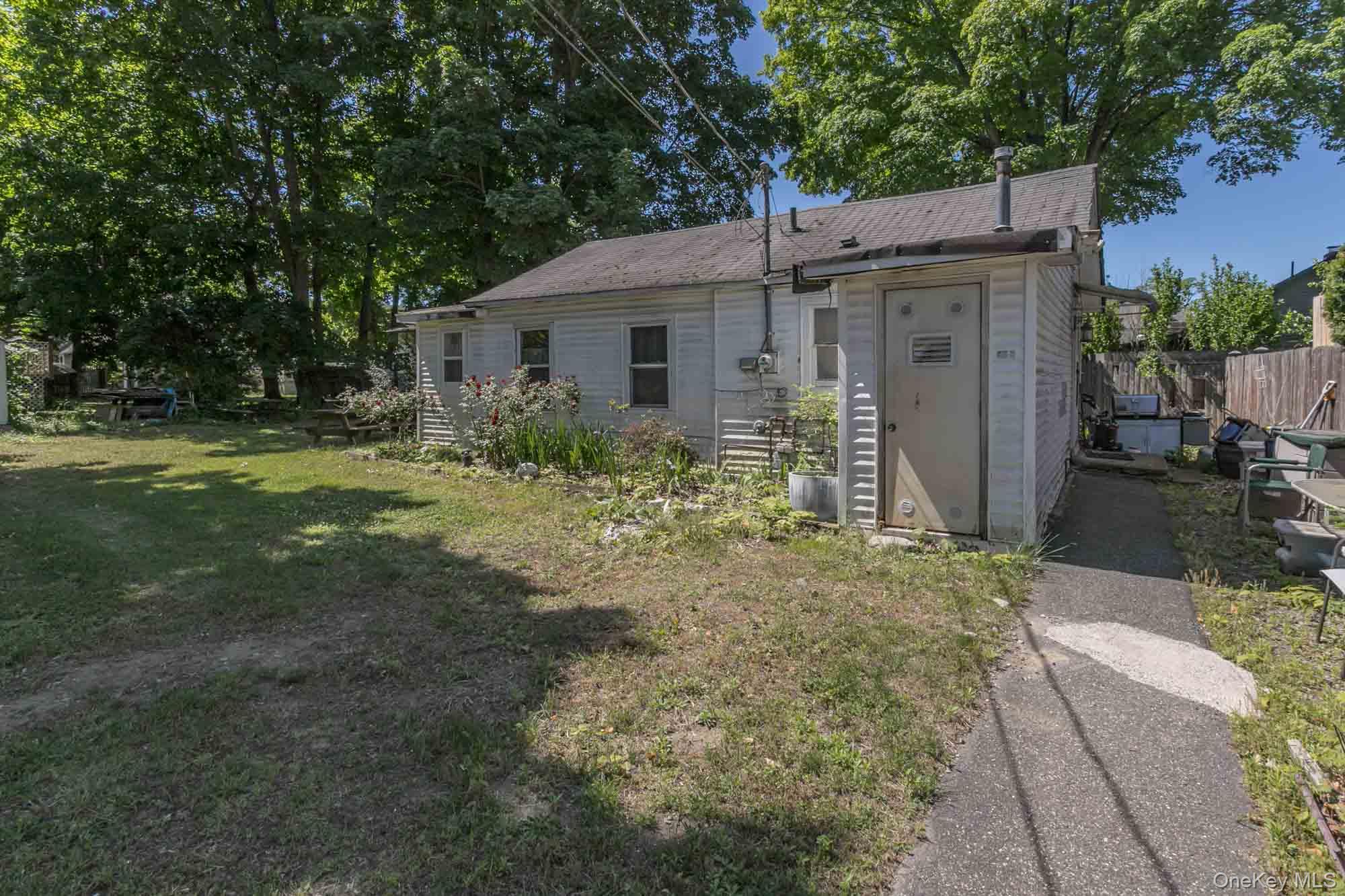 43 Oak Street Property Photo 17