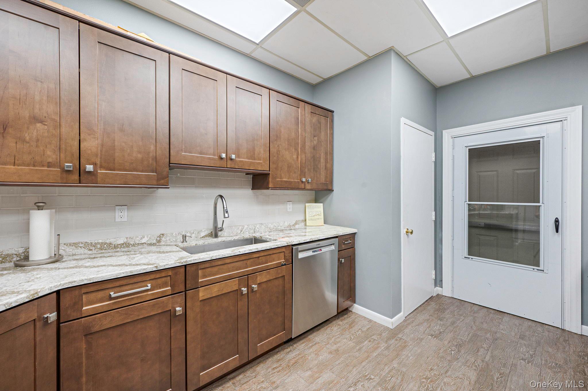 376 Quarry Pond Court Property Photo 25