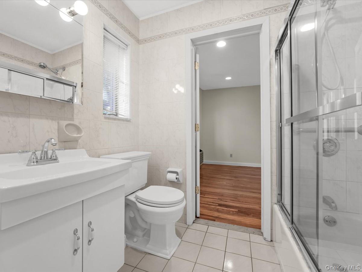 215 Middle Neck Road 3a - Building 8 Property Photo 14