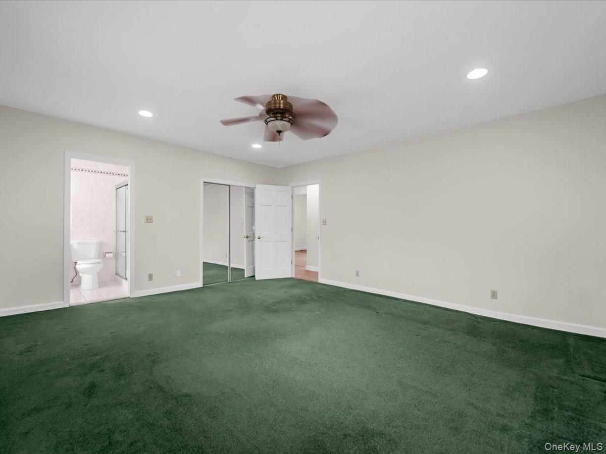 215 Middle Neck Road 3a - Building 8 Property Photo 18