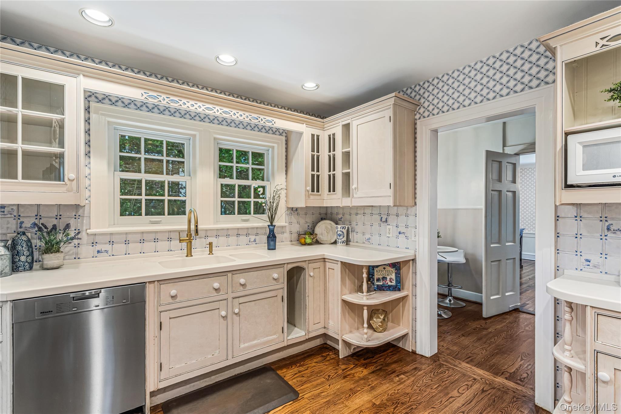 433 Park Avenue Property Photo 12