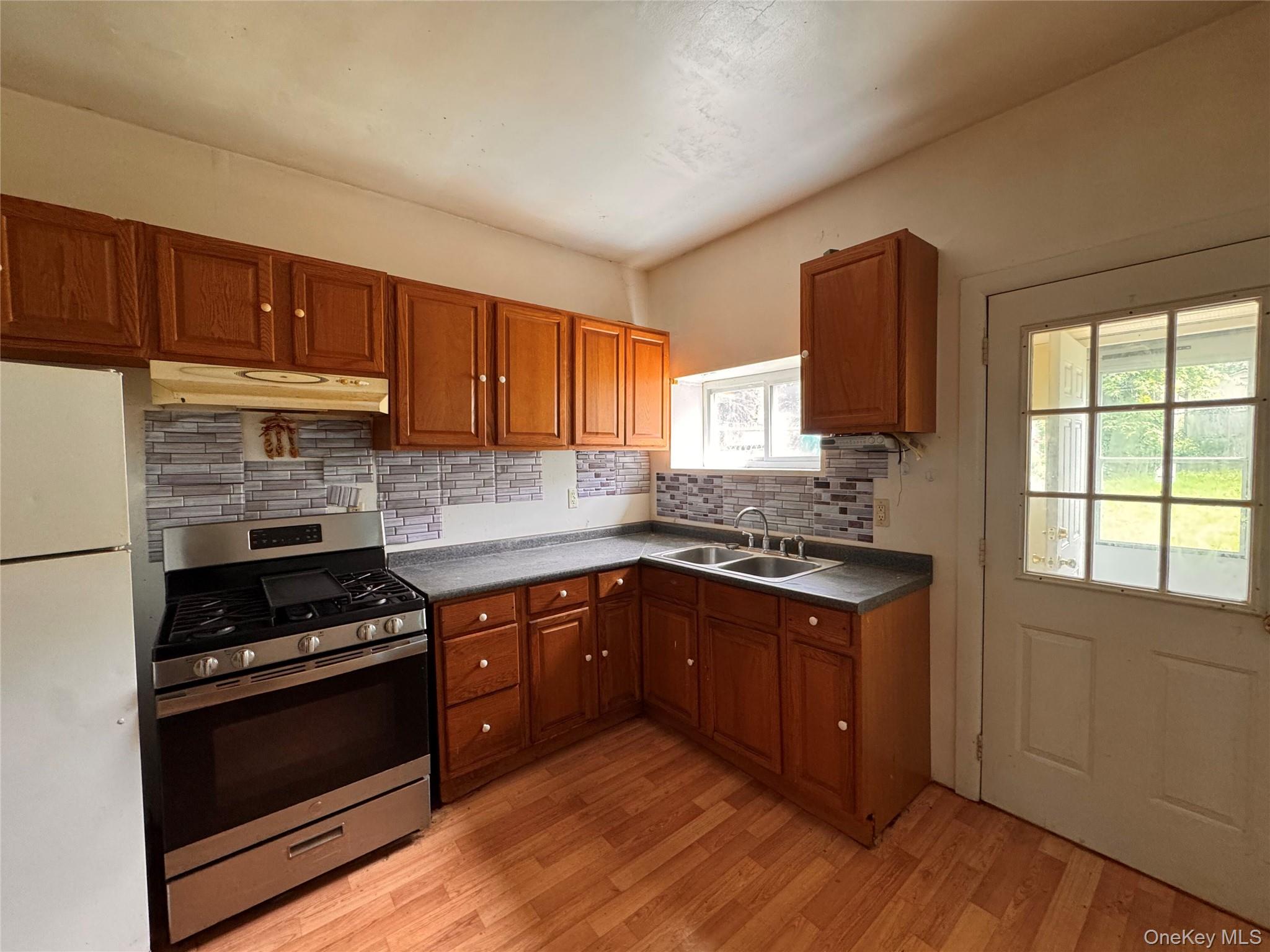 51 Benkard Avenue Property Photo 13