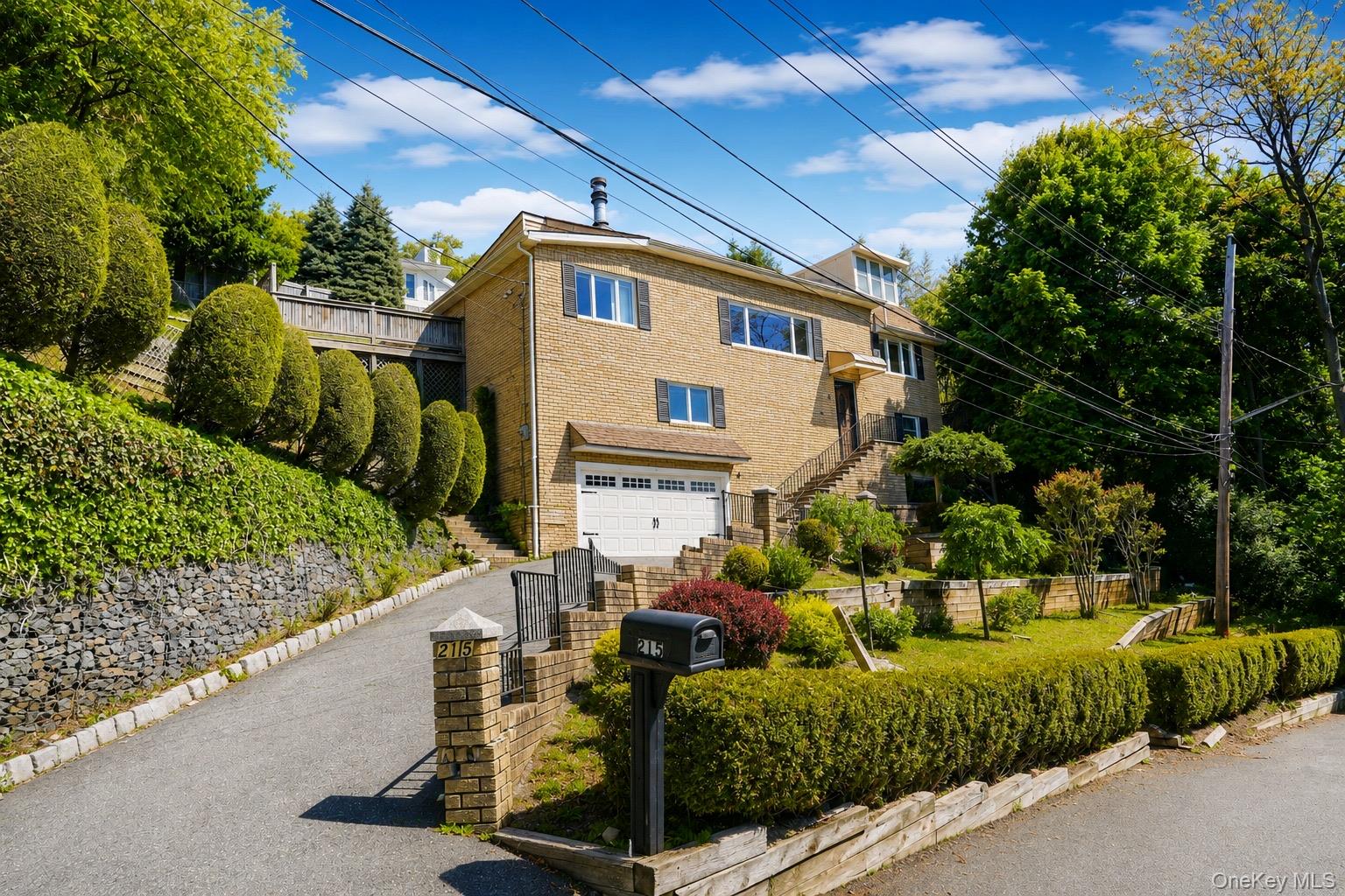 215 Coverly Avenue Property Photo 1