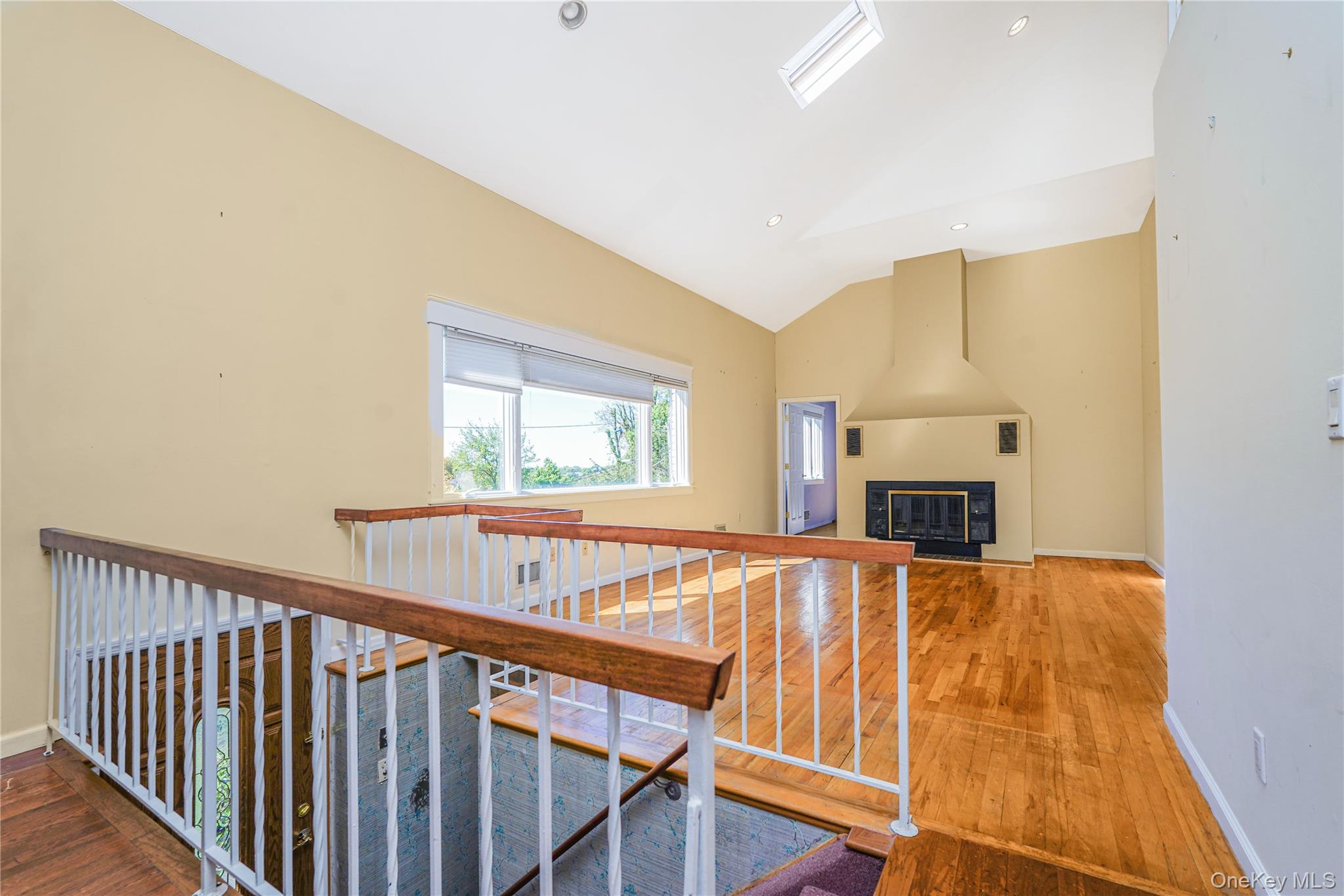 215 Coverly Avenue Property Photo 3