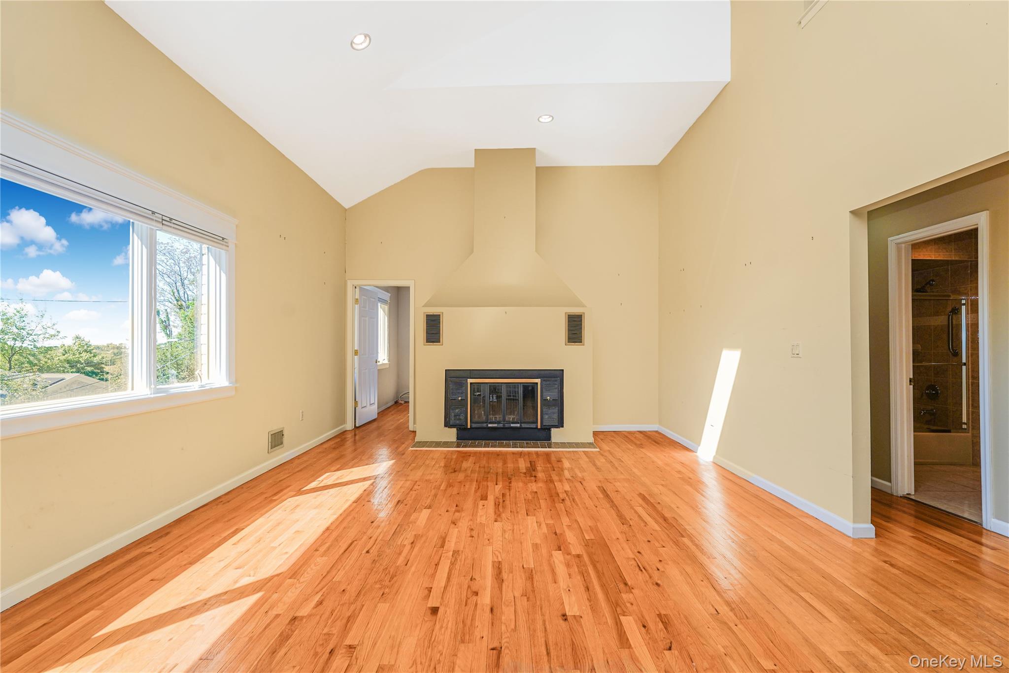 215 Coverly Avenue Property Photo 5