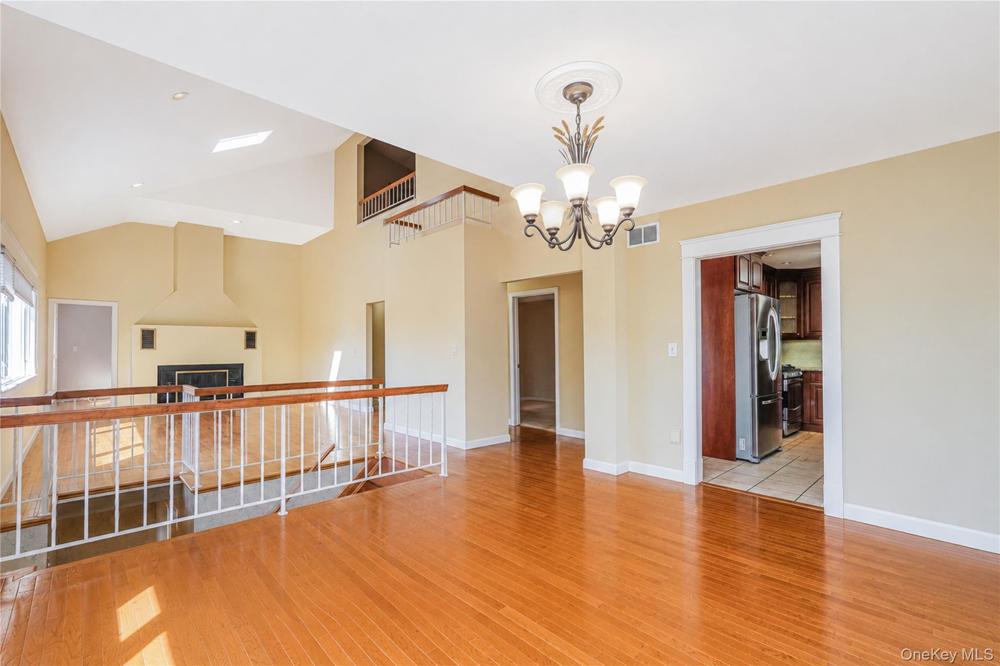 215 Coverly Avenue Property Photo 7