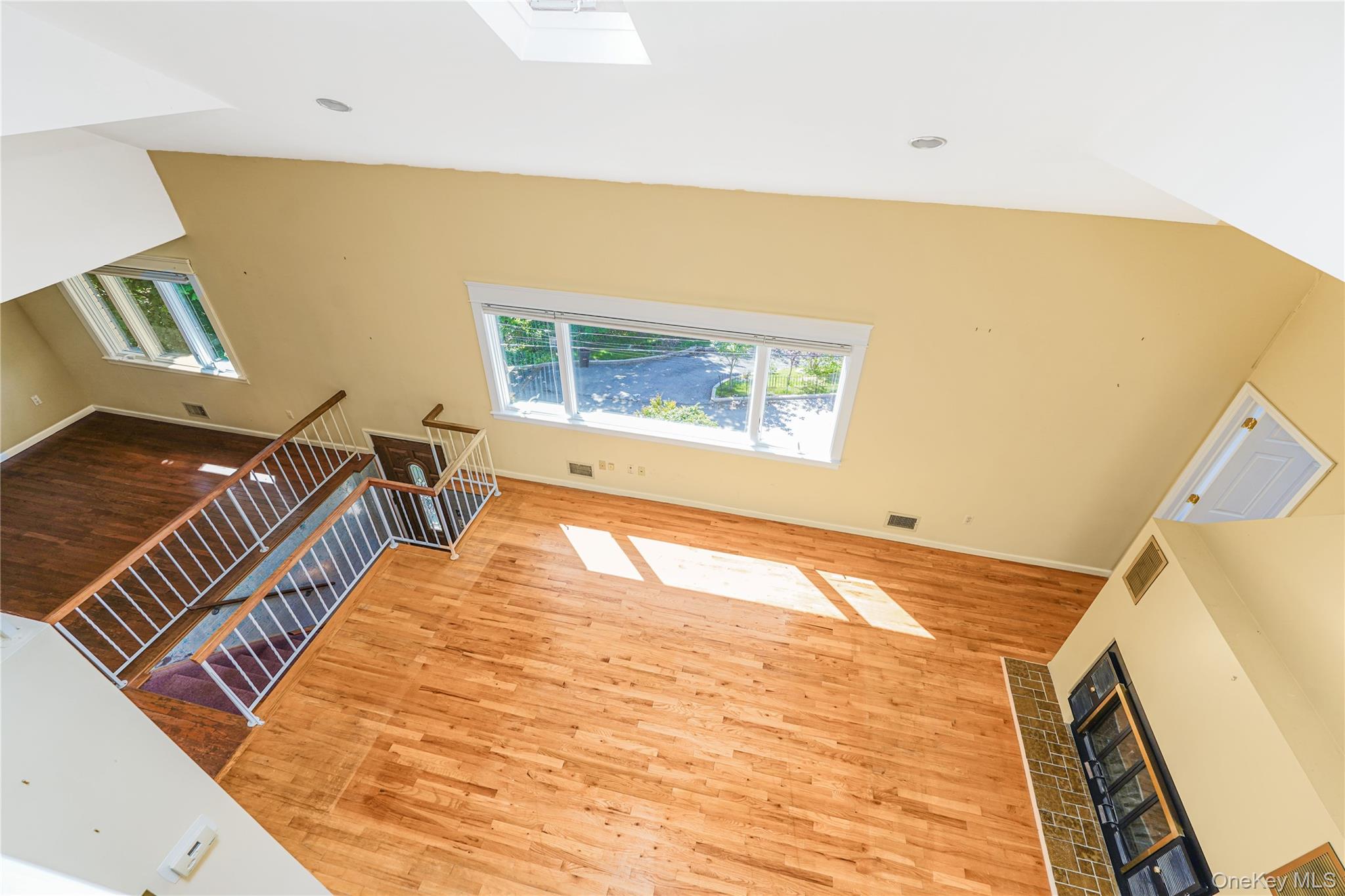 215 Coverly Avenue Property Photo 8