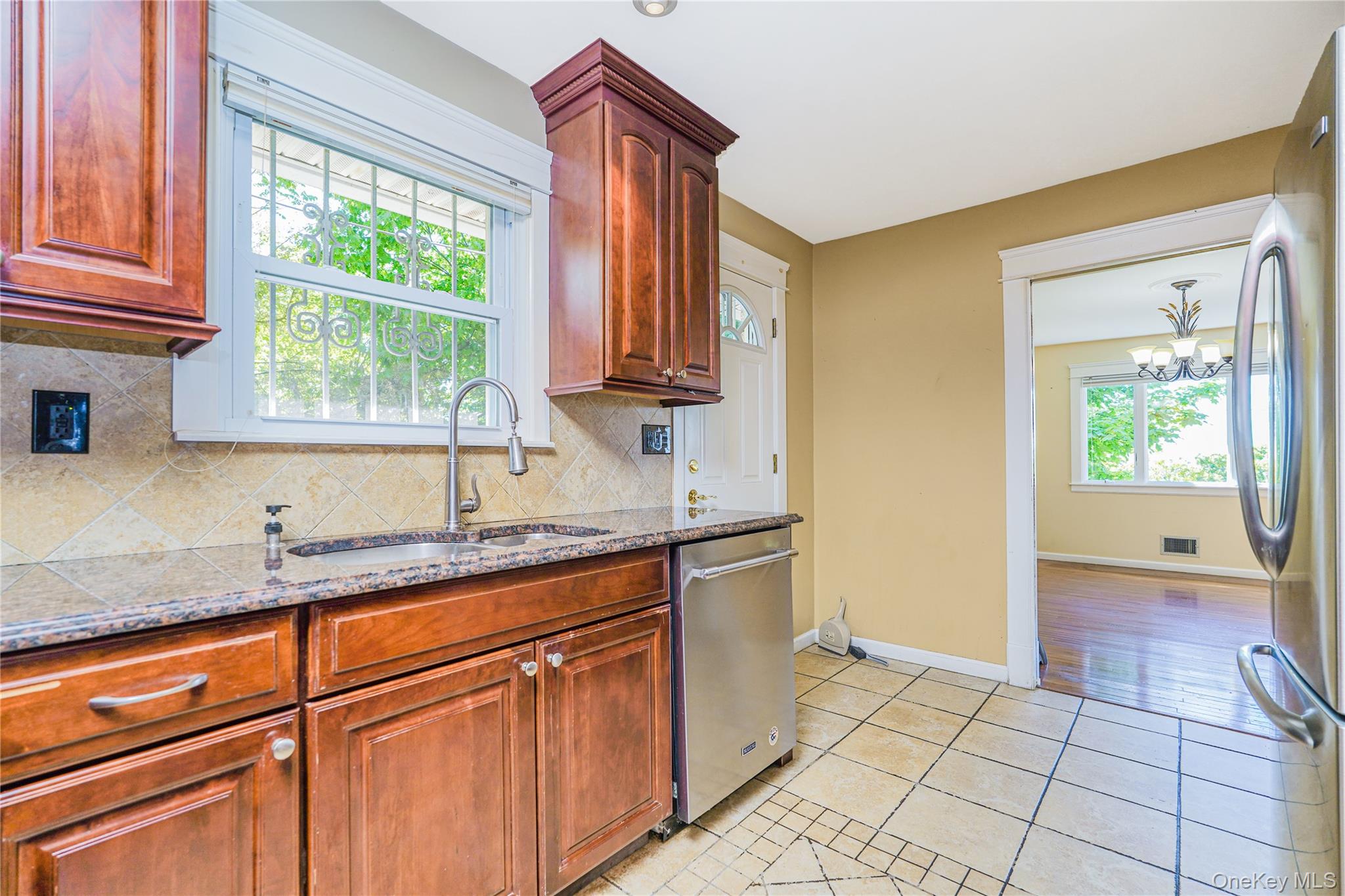 215 Coverly Avenue Property Photo 12