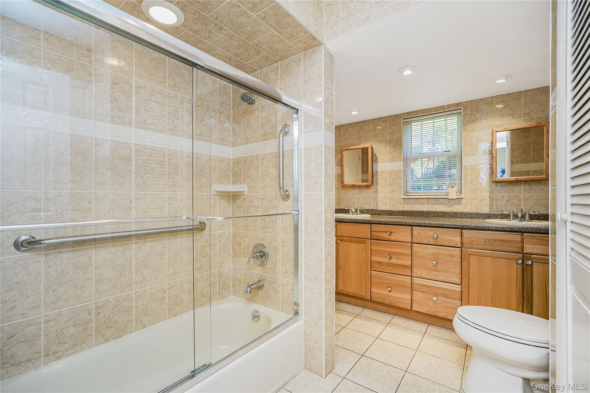 215 Coverly Avenue Property Photo 16