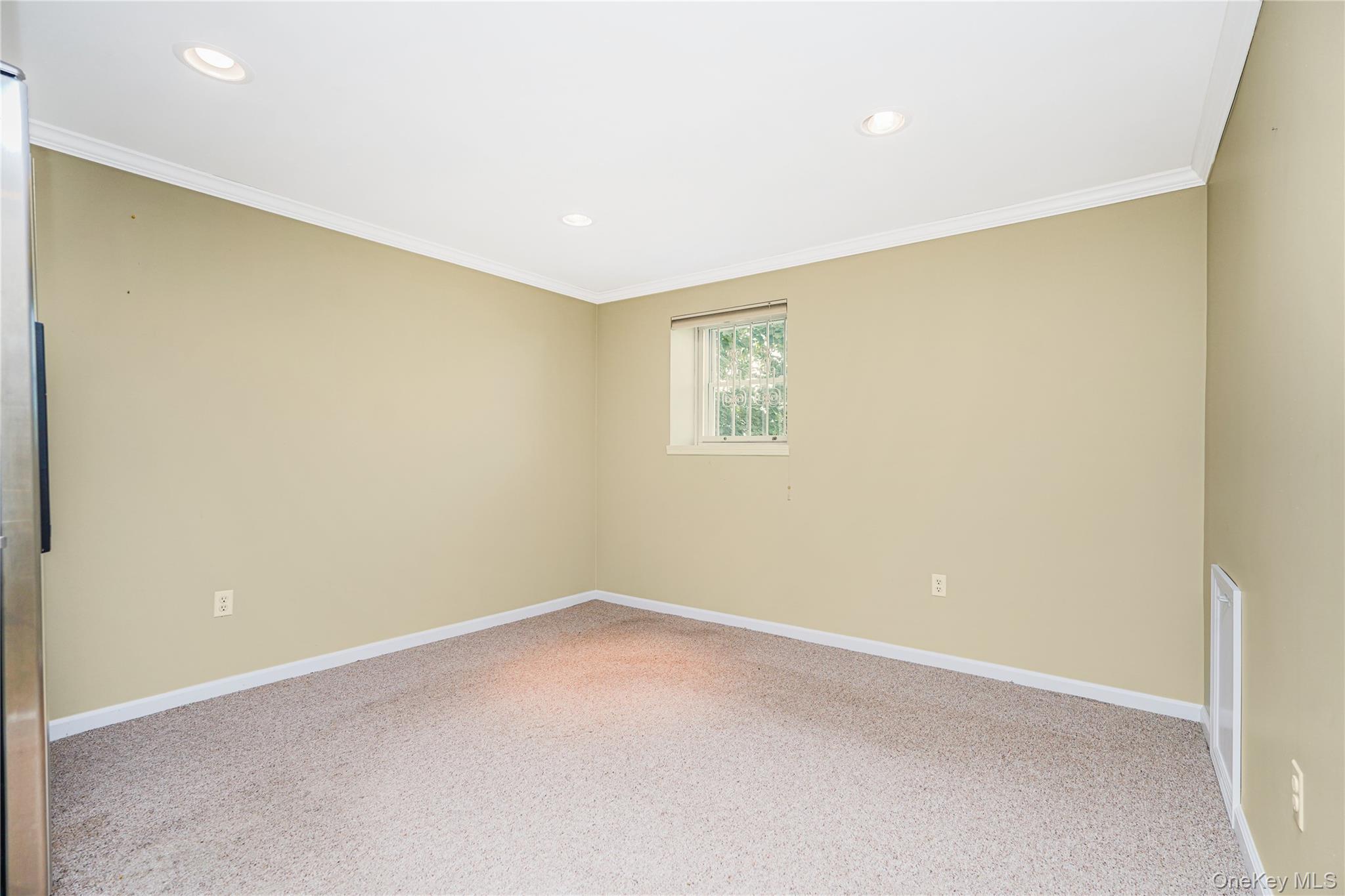 215 Coverly Avenue Property Photo 22